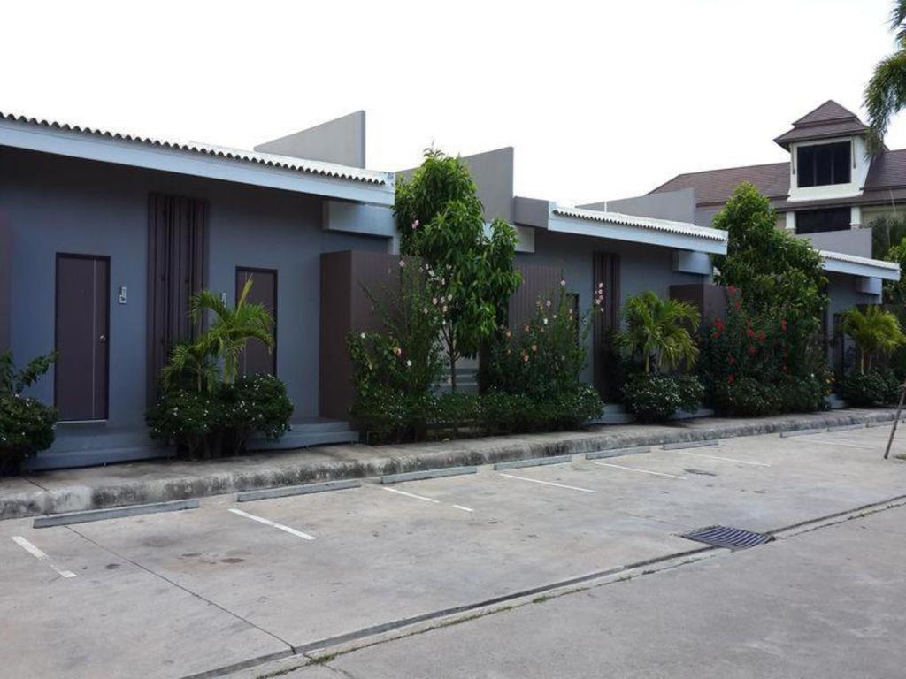 Sritrakul Place 3*