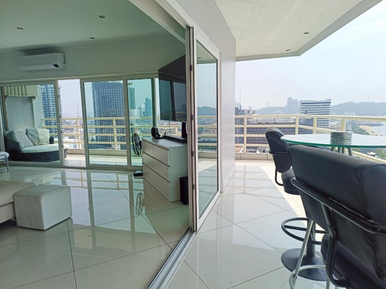 View Talay 6 By Honey Apartment