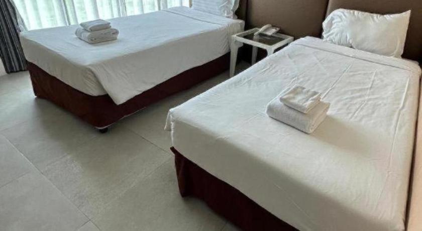 Golden Dragon Hotel 3*