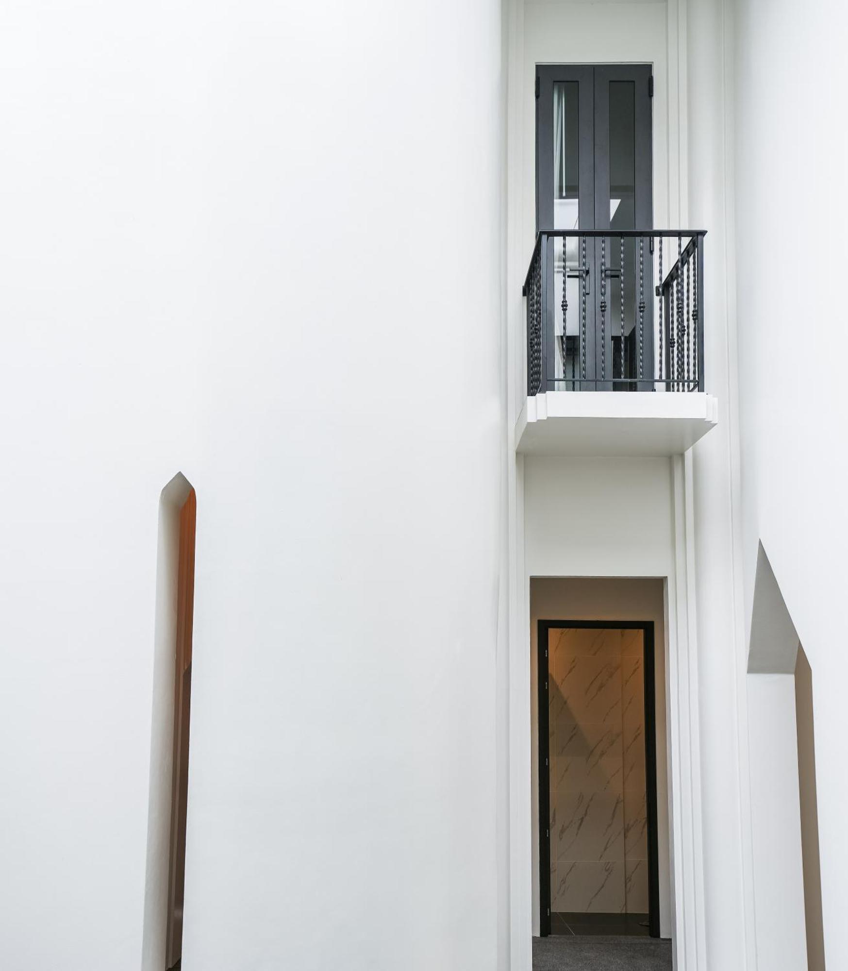 Viola Pool 1 * Pattaya