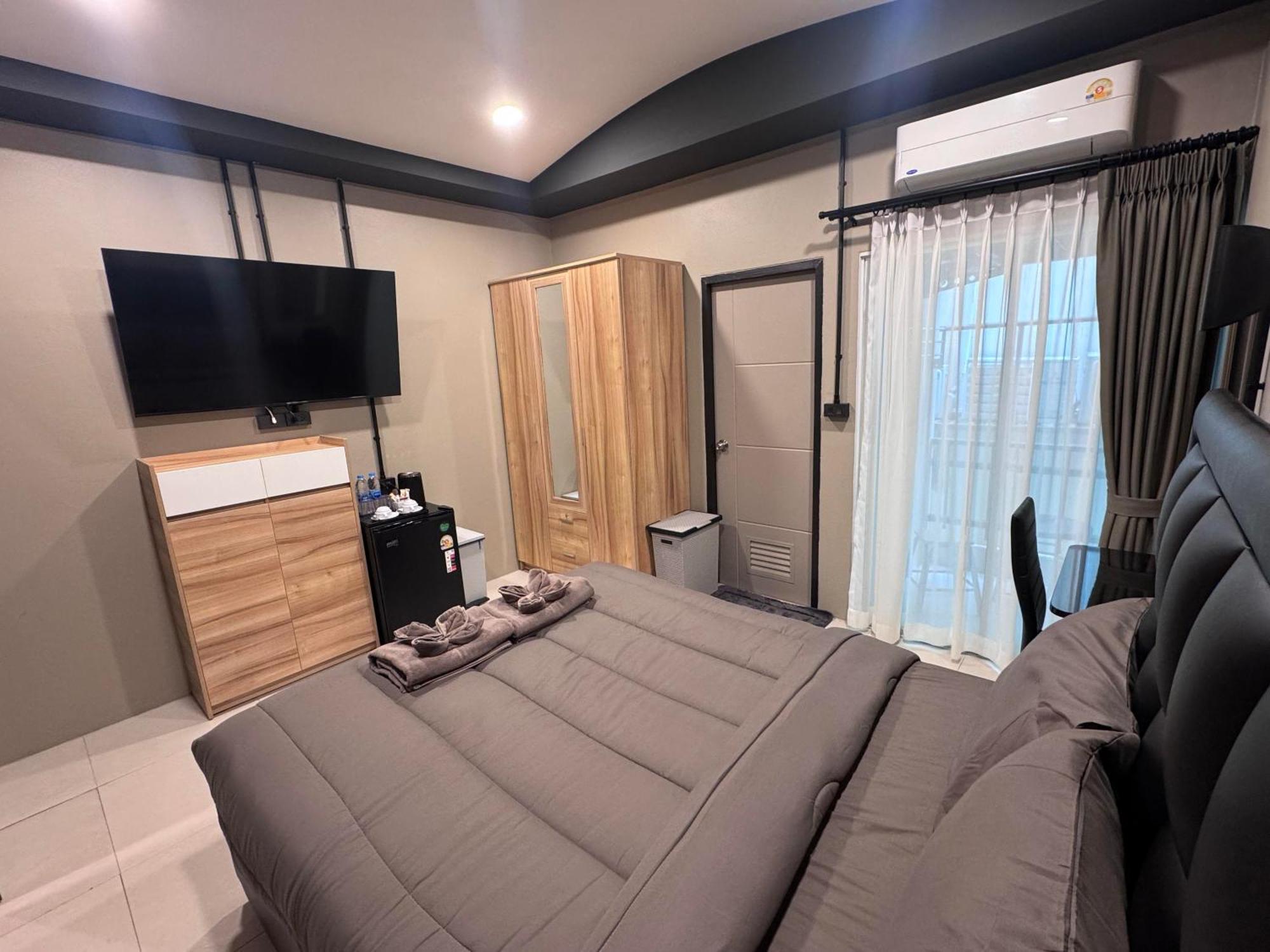Cloud9 Reloaded Hotel