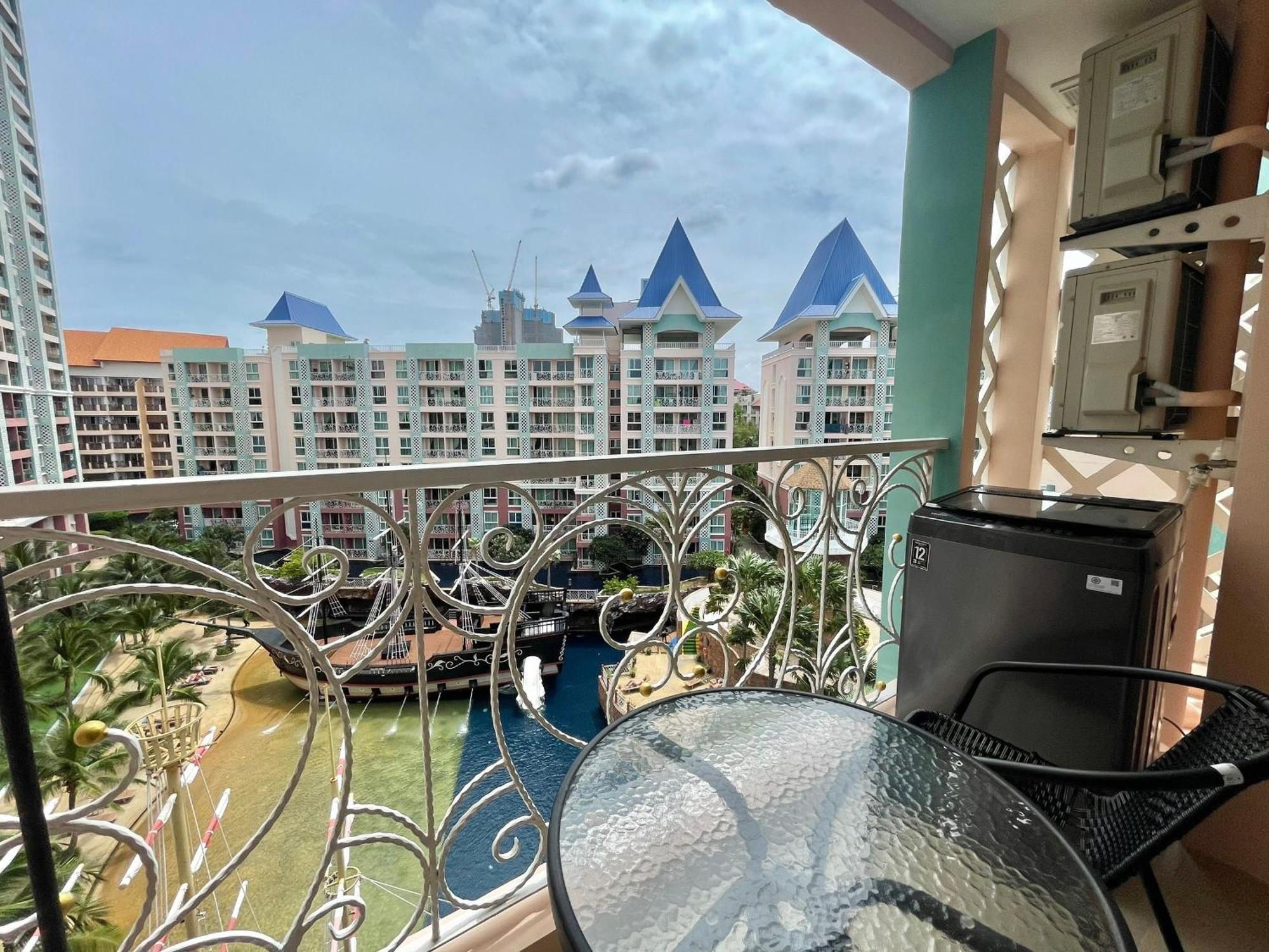 Apartment With Waterpark