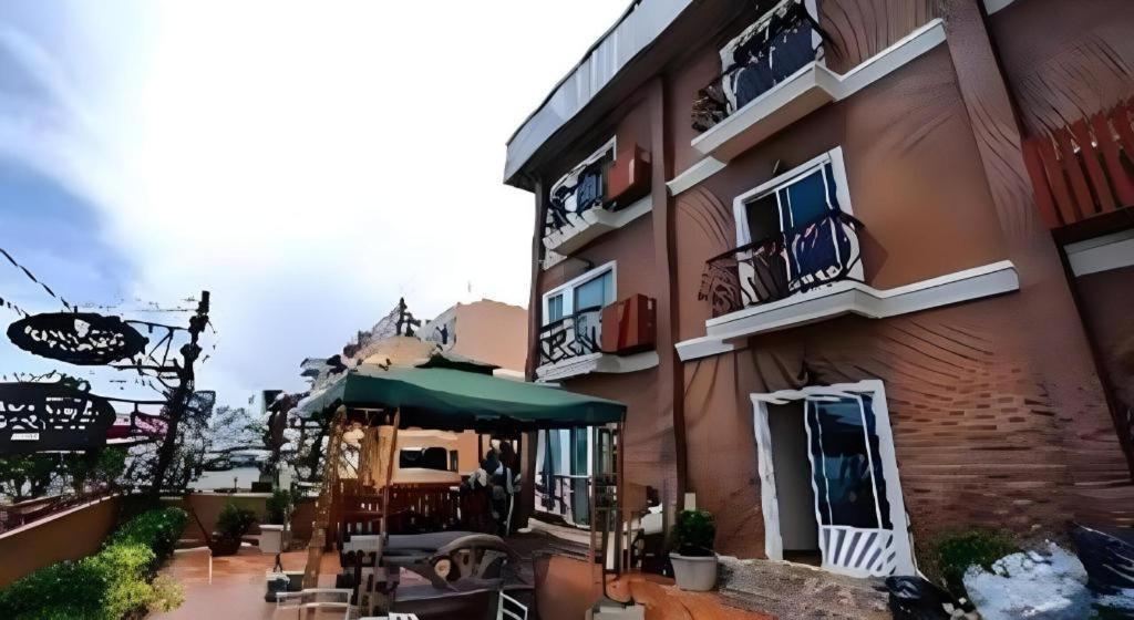 Red Balcony Hotel Pattaya