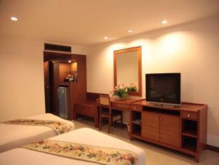 Royal Twins Palace Hotel