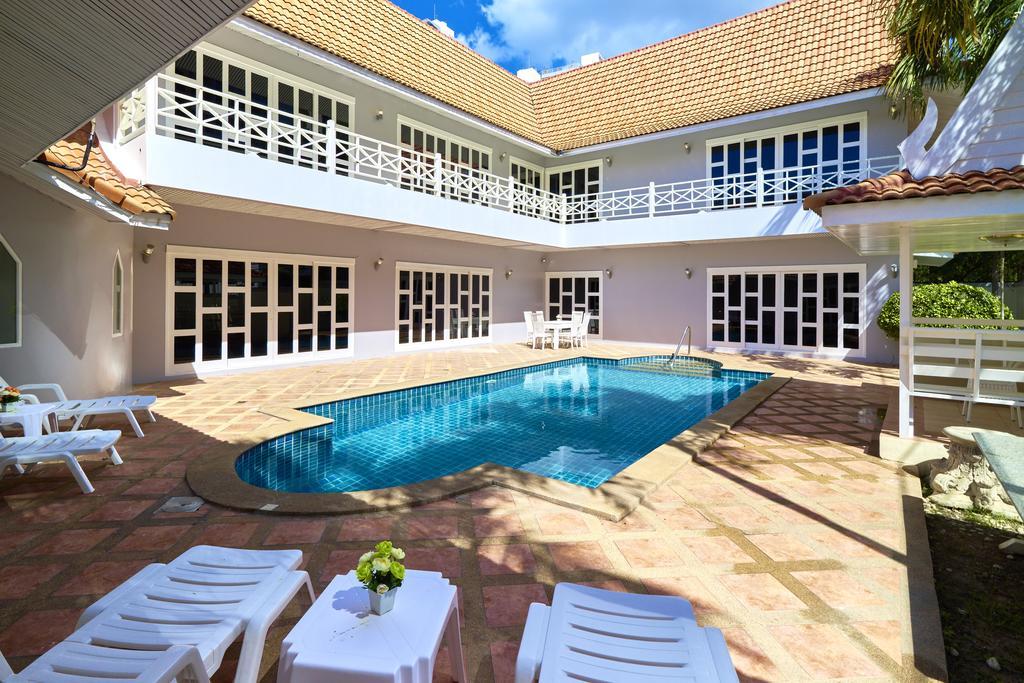 Villa Pool 5bedroom Cosy Big Area Close To The *