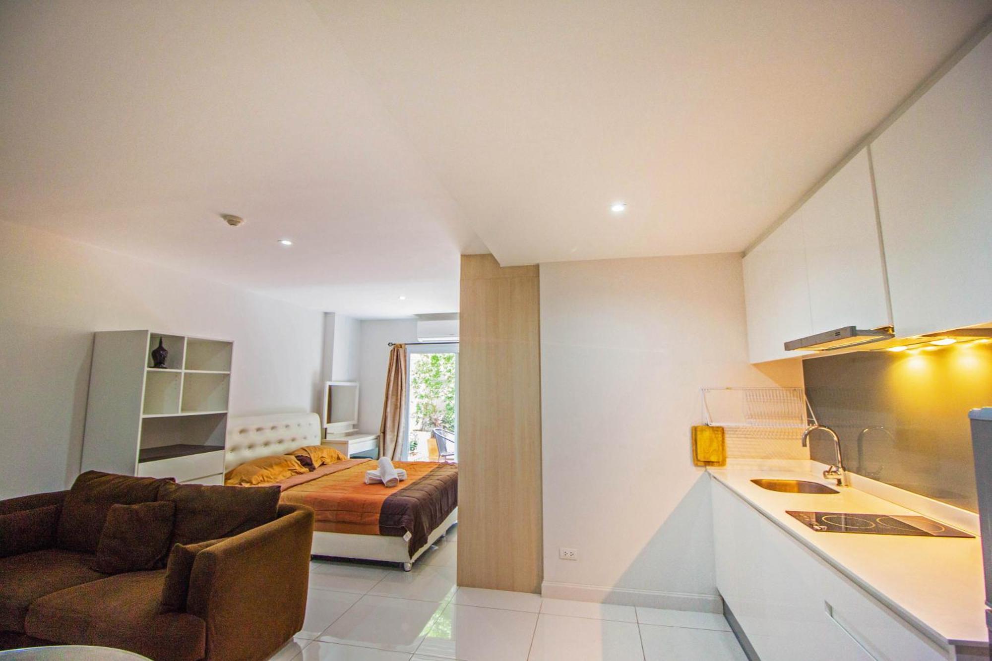 Apartment The Place Pratumnak By Sunny