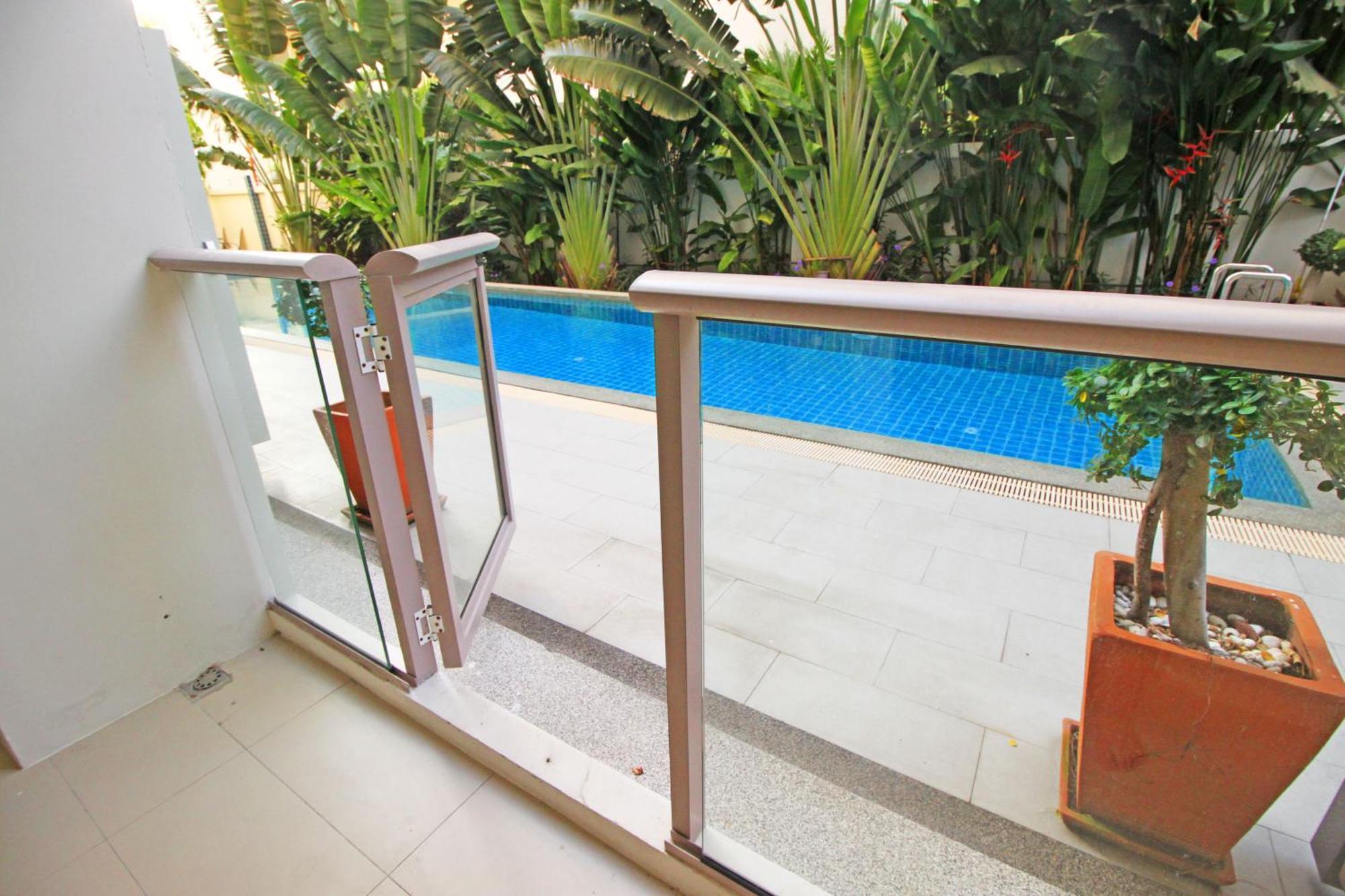 Apartment The Place Pratumnak By Sunny