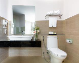 Aiyara Grand Hotel 5*
