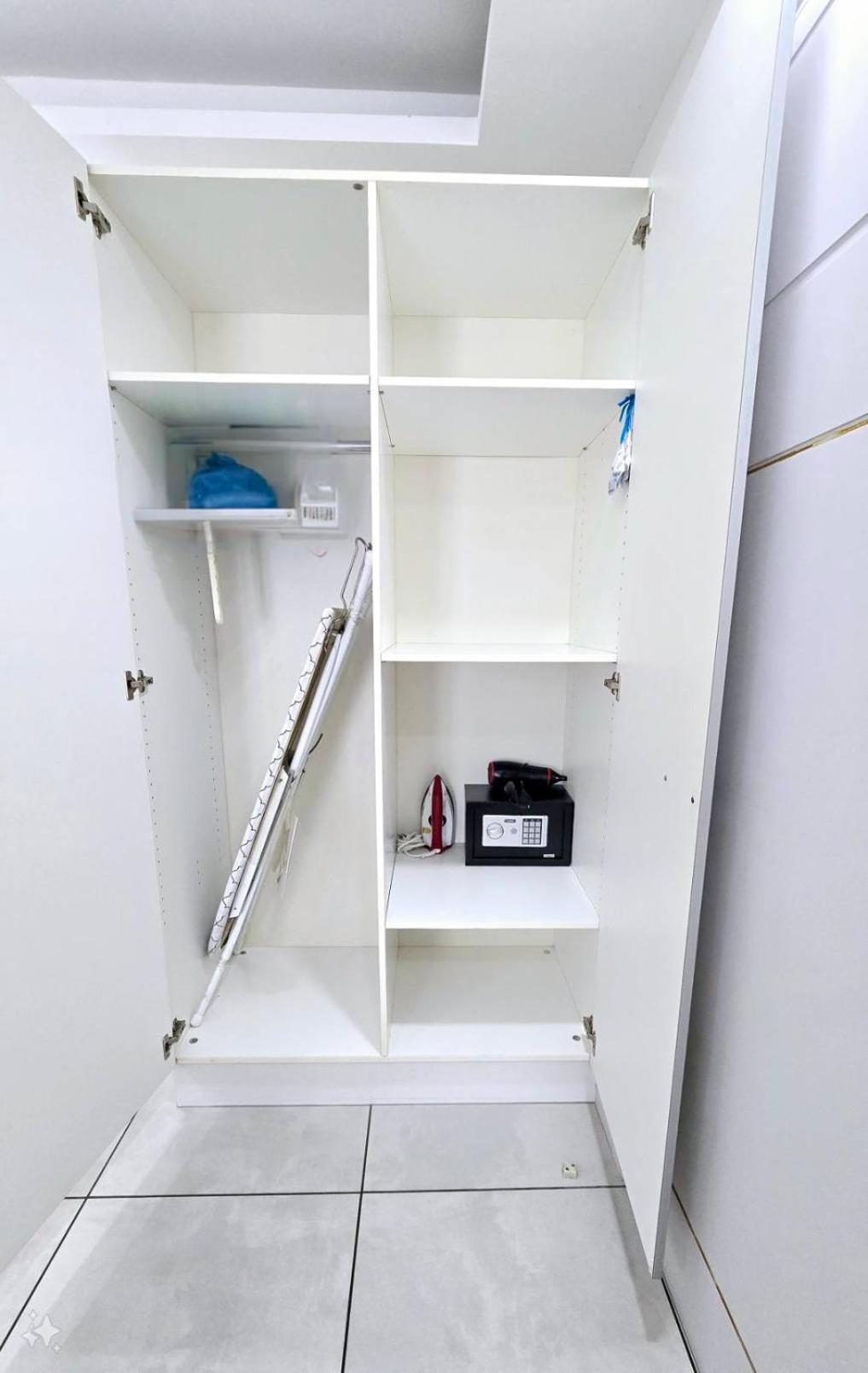 5 Min Walk To Tropical Garden