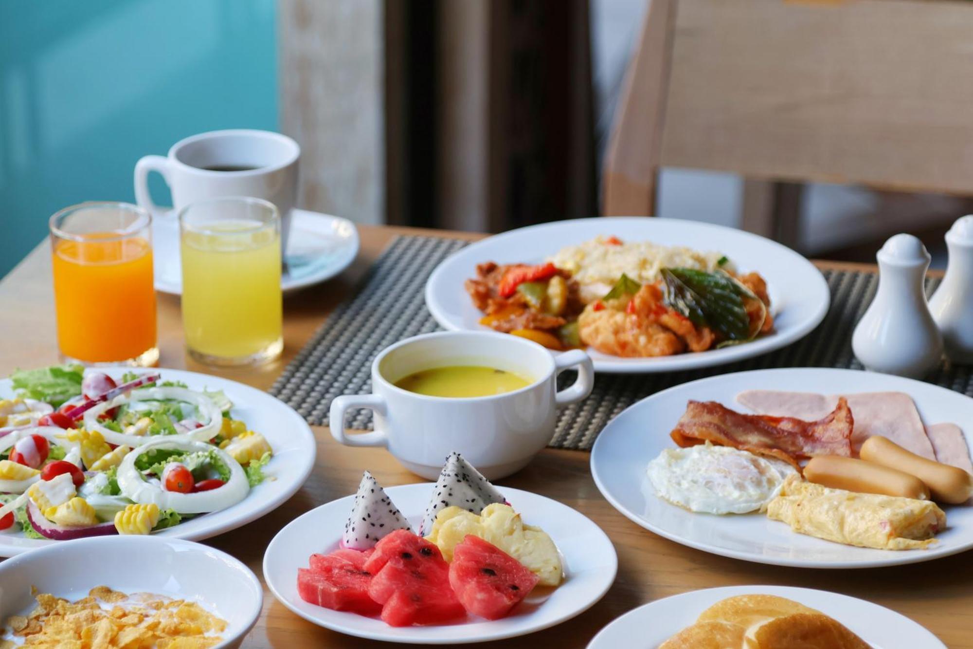 Welcome World Beachfront Hotel Pattaya