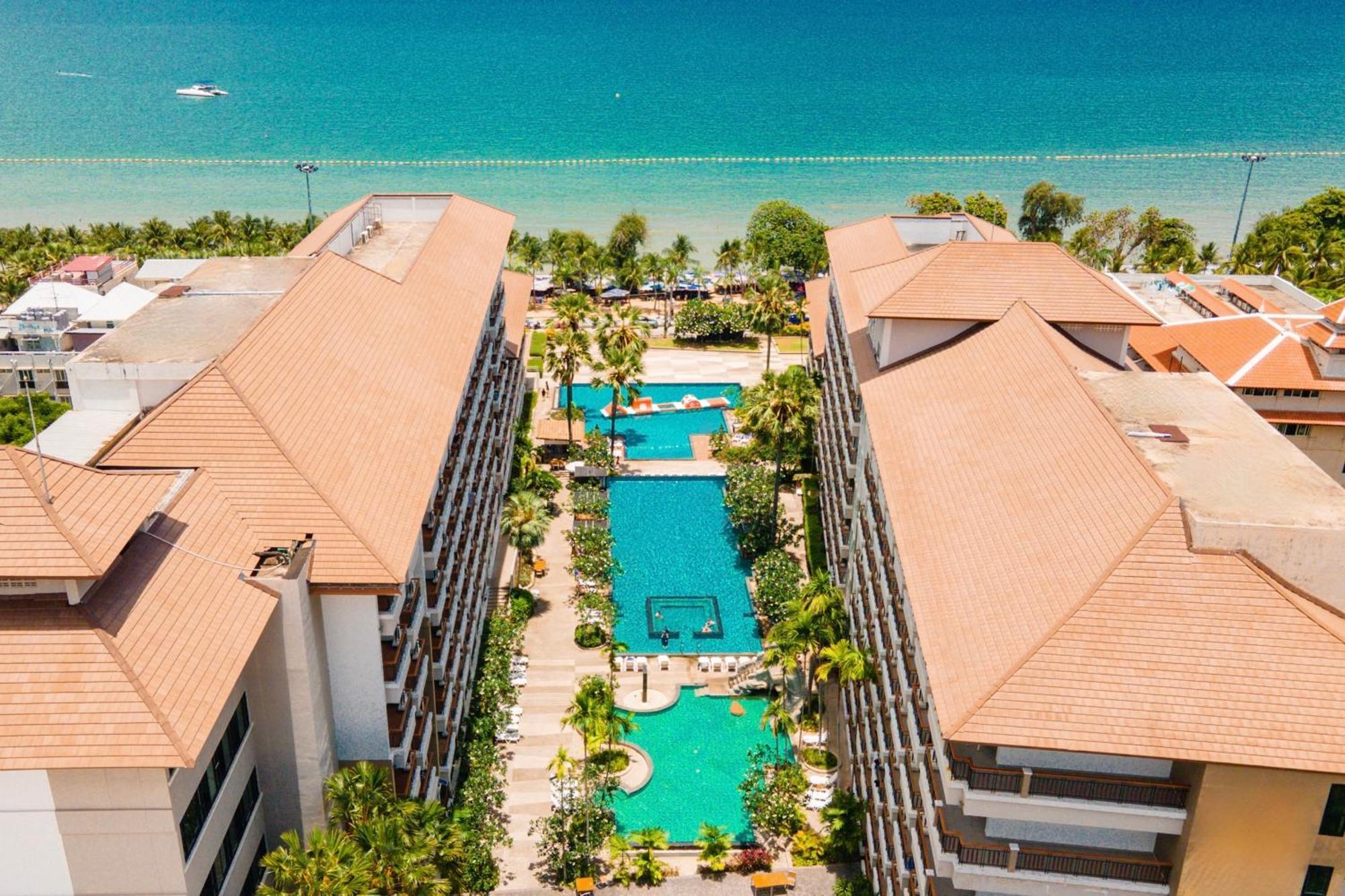 Welcome World Beachfront Hotel