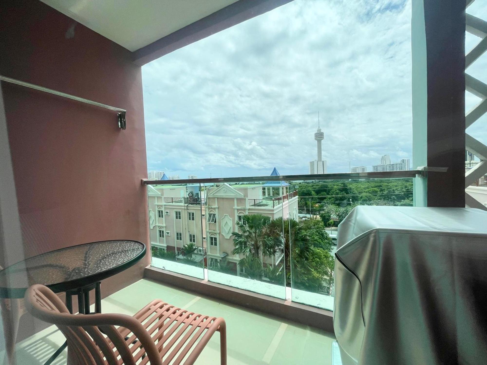 With Waterpark Apartment *