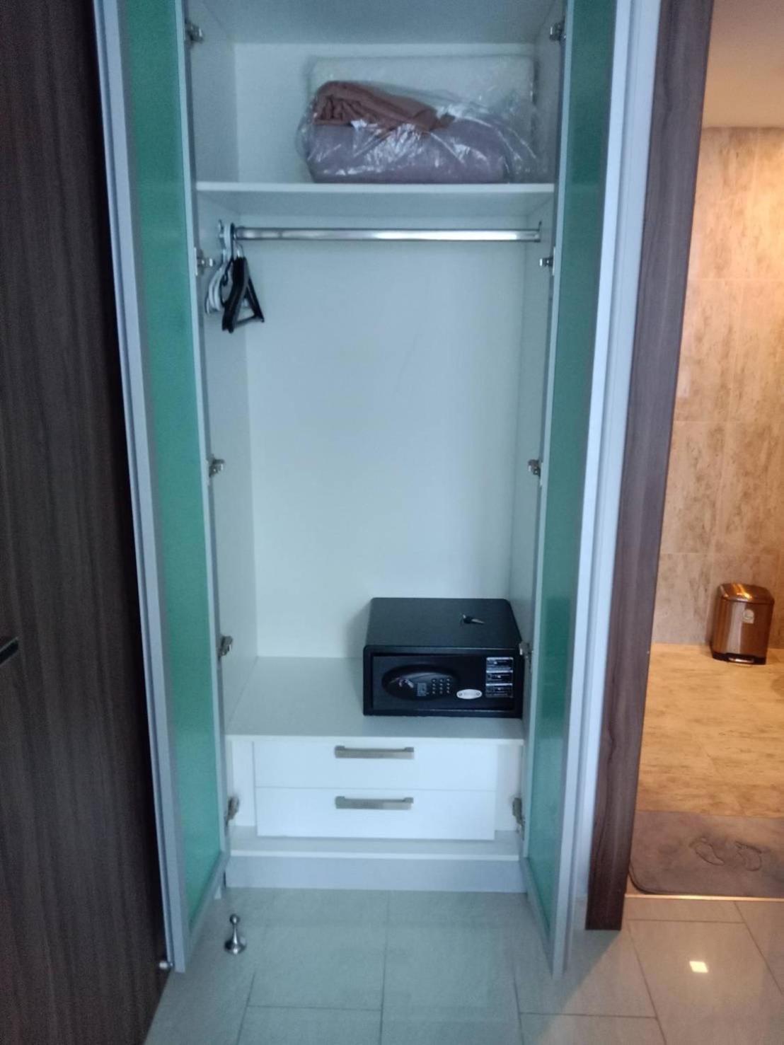 Apartment Grand Avenue Middle Town *