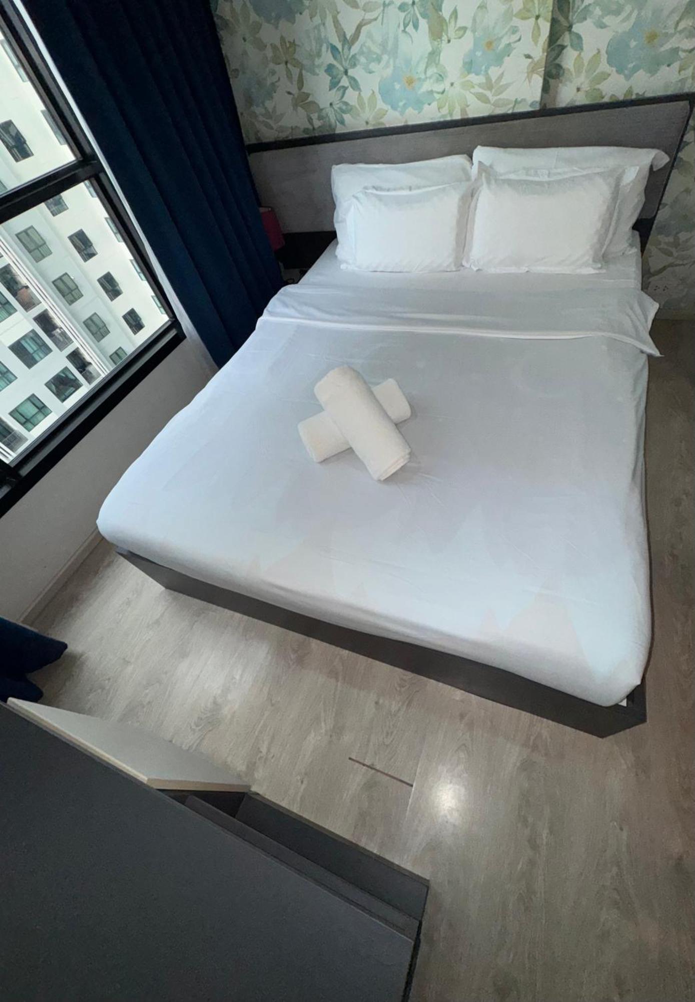 芭提雅市中心the Base 高端公寓酒店 *