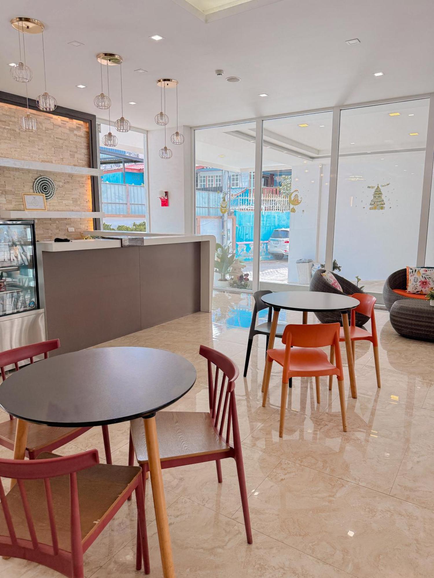 Vareena Palace 4*