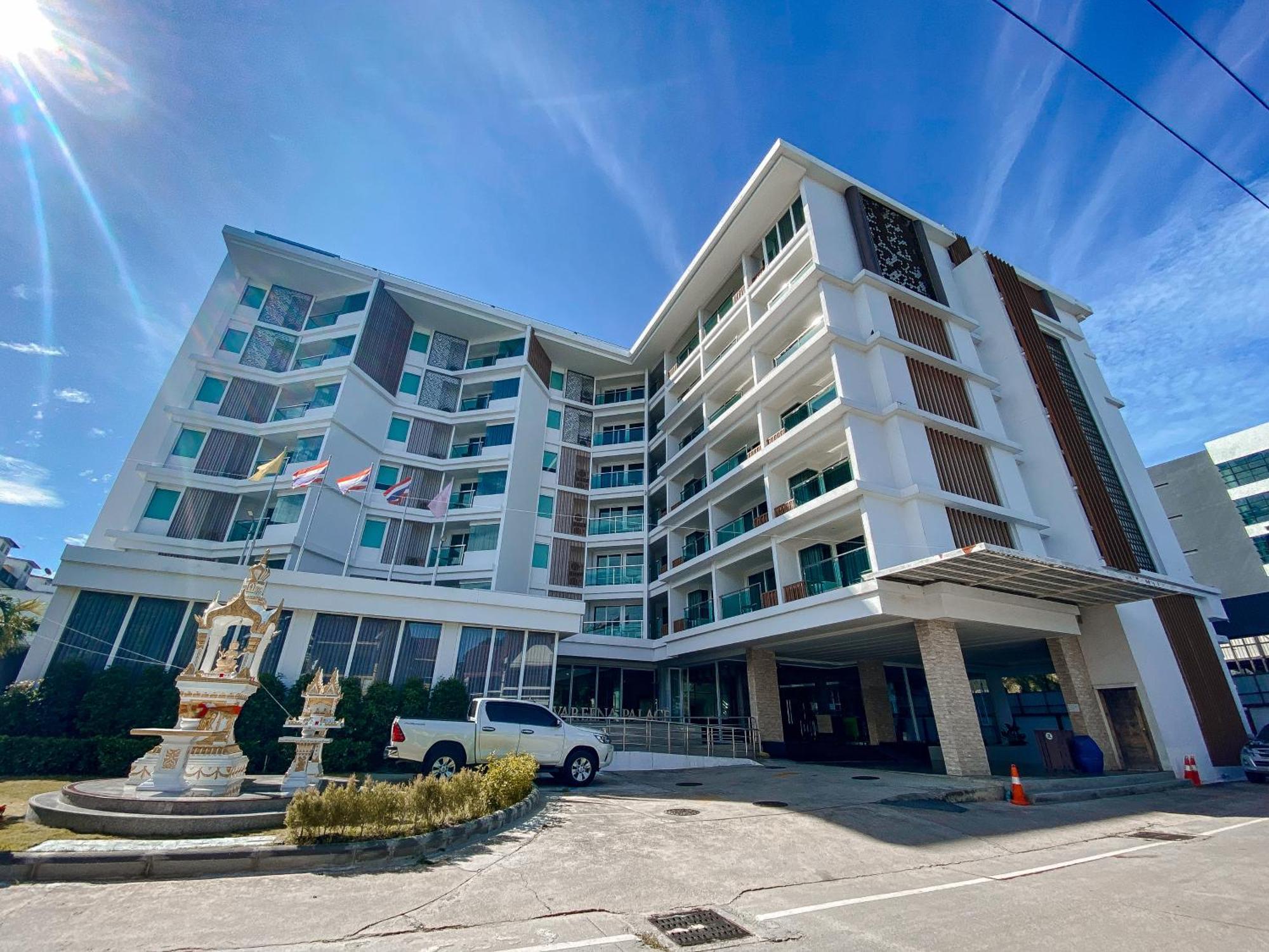 Hotel Vareena Palace 4*