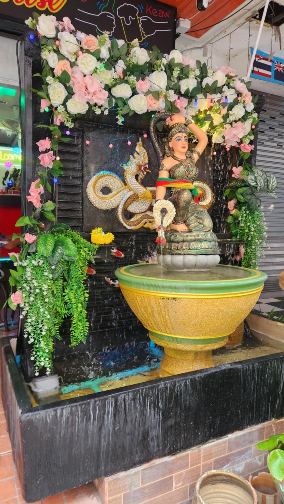 Hotel Rich Bar & House *