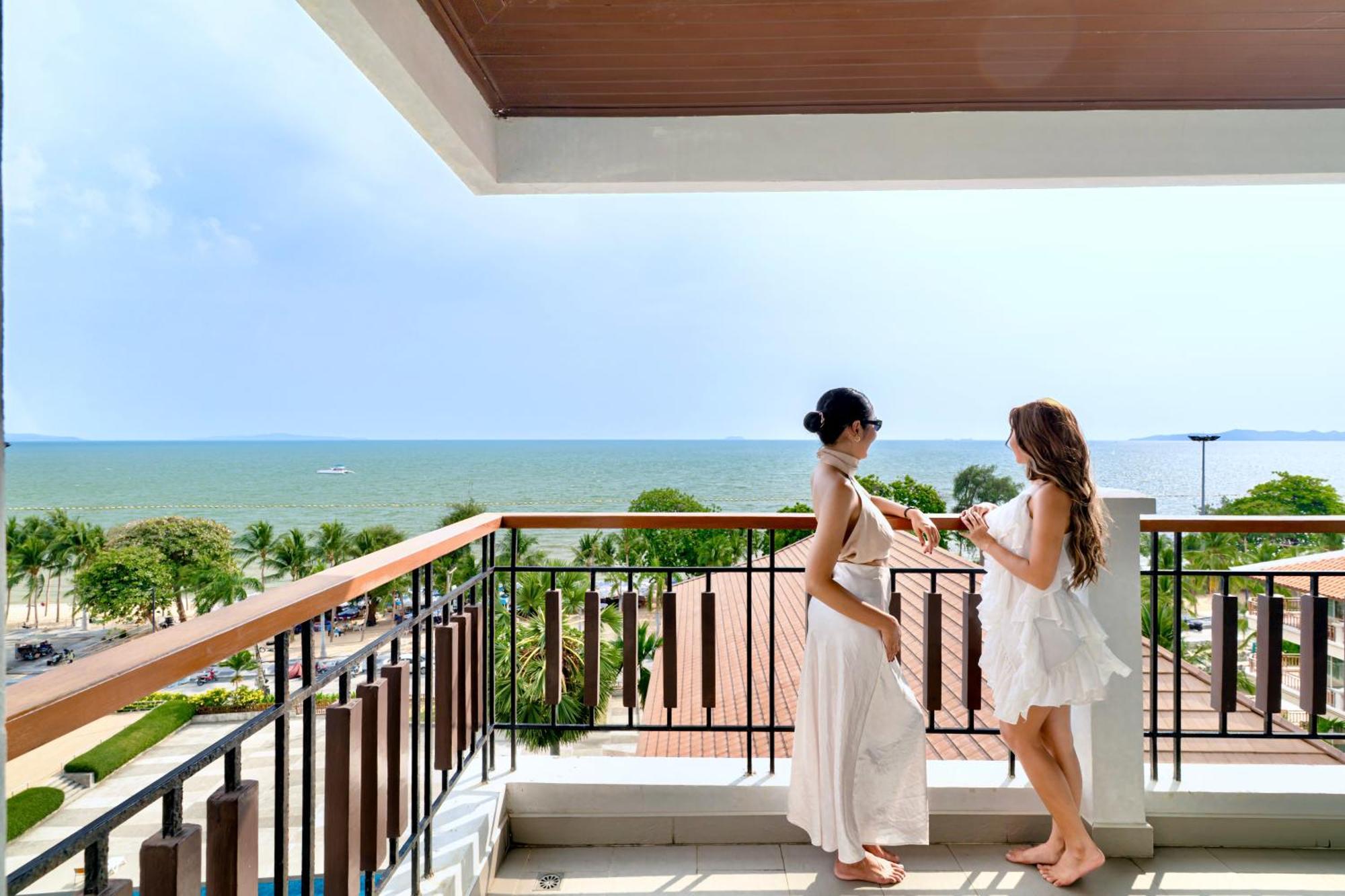 Hotel Welcome World Beachfront Pattaya