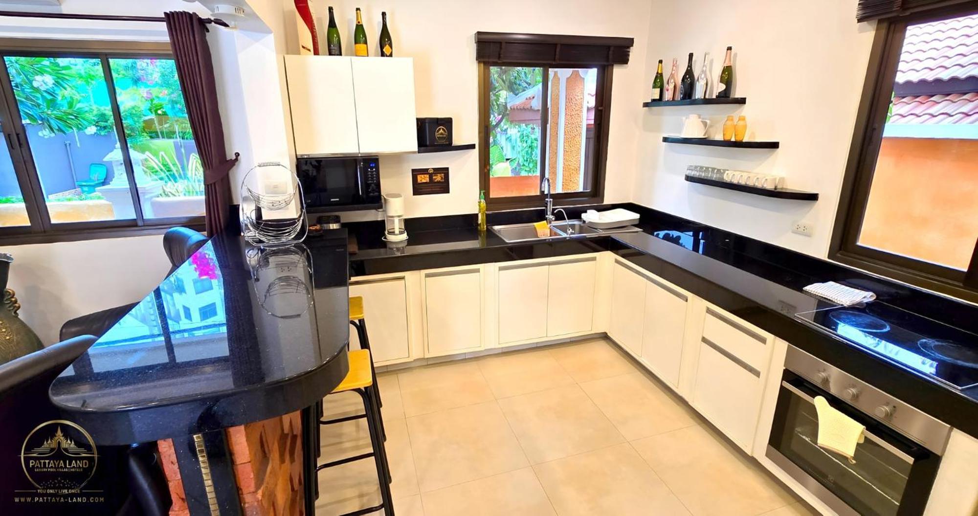 Wowland Luxury Pool Walking Street 6 Bedrooms Villa