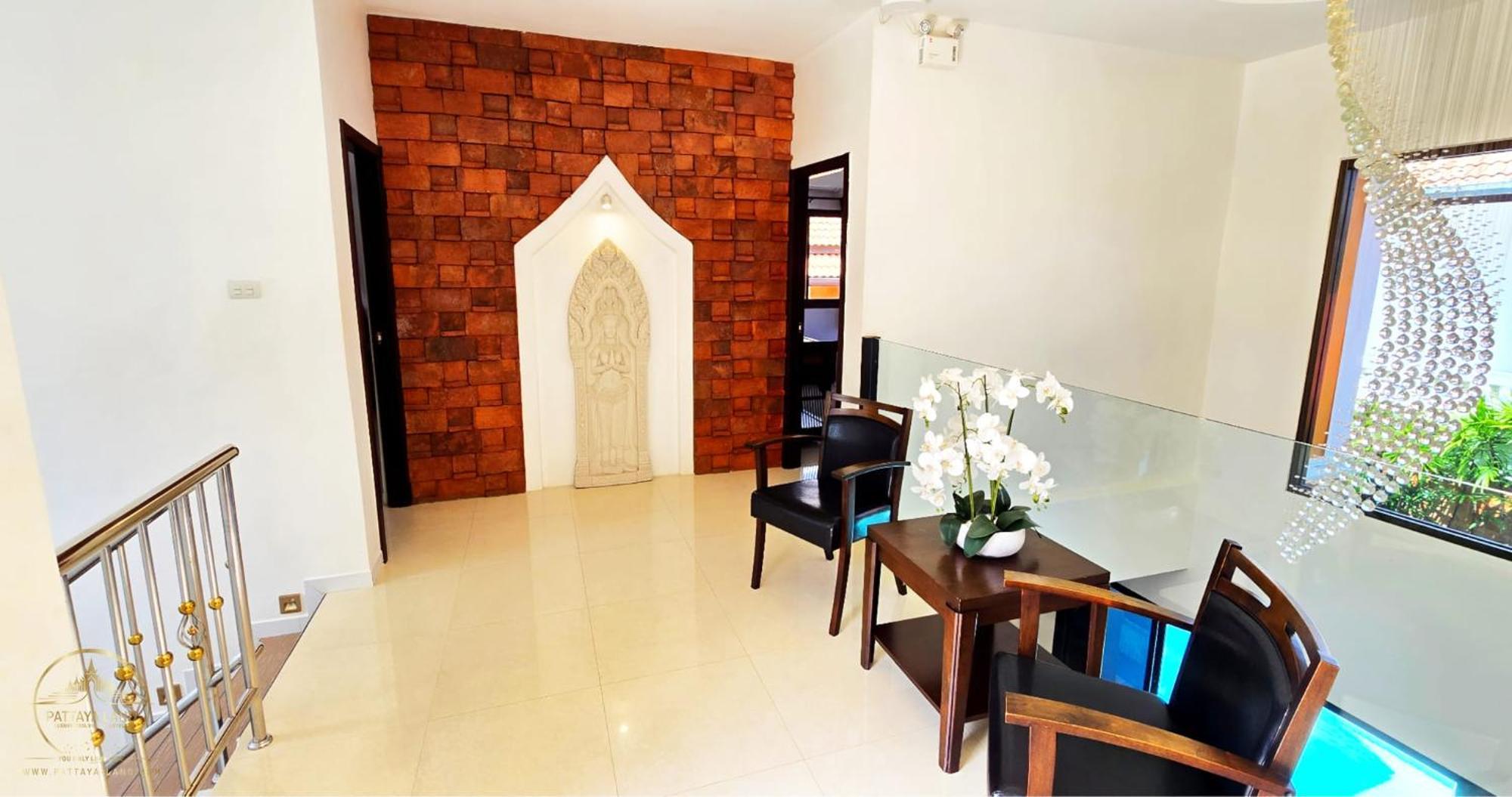 Wowland Luxury Pool Walking Street 6 Bedrooms Villa Pattaya