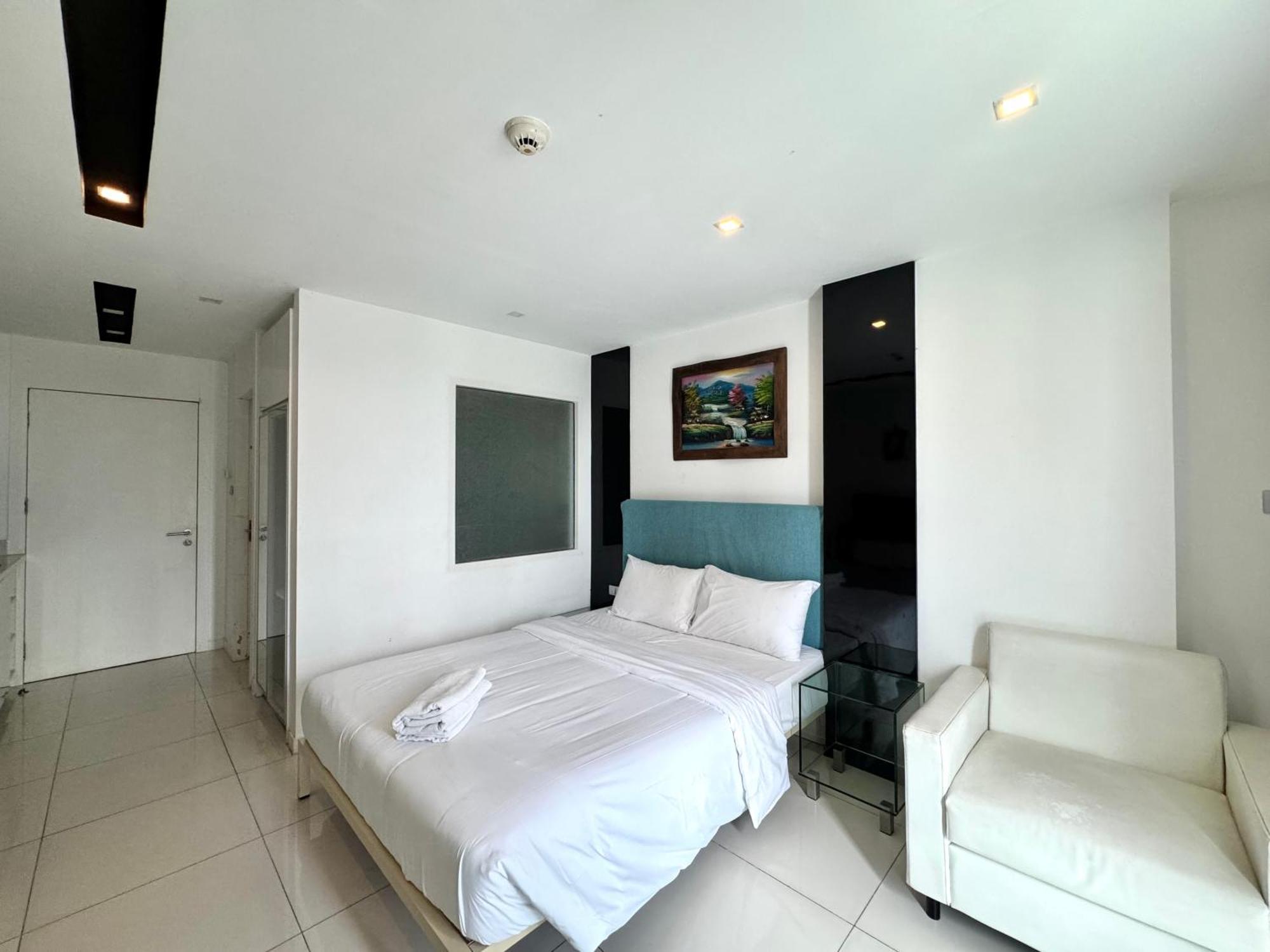 Apartment Center By K *