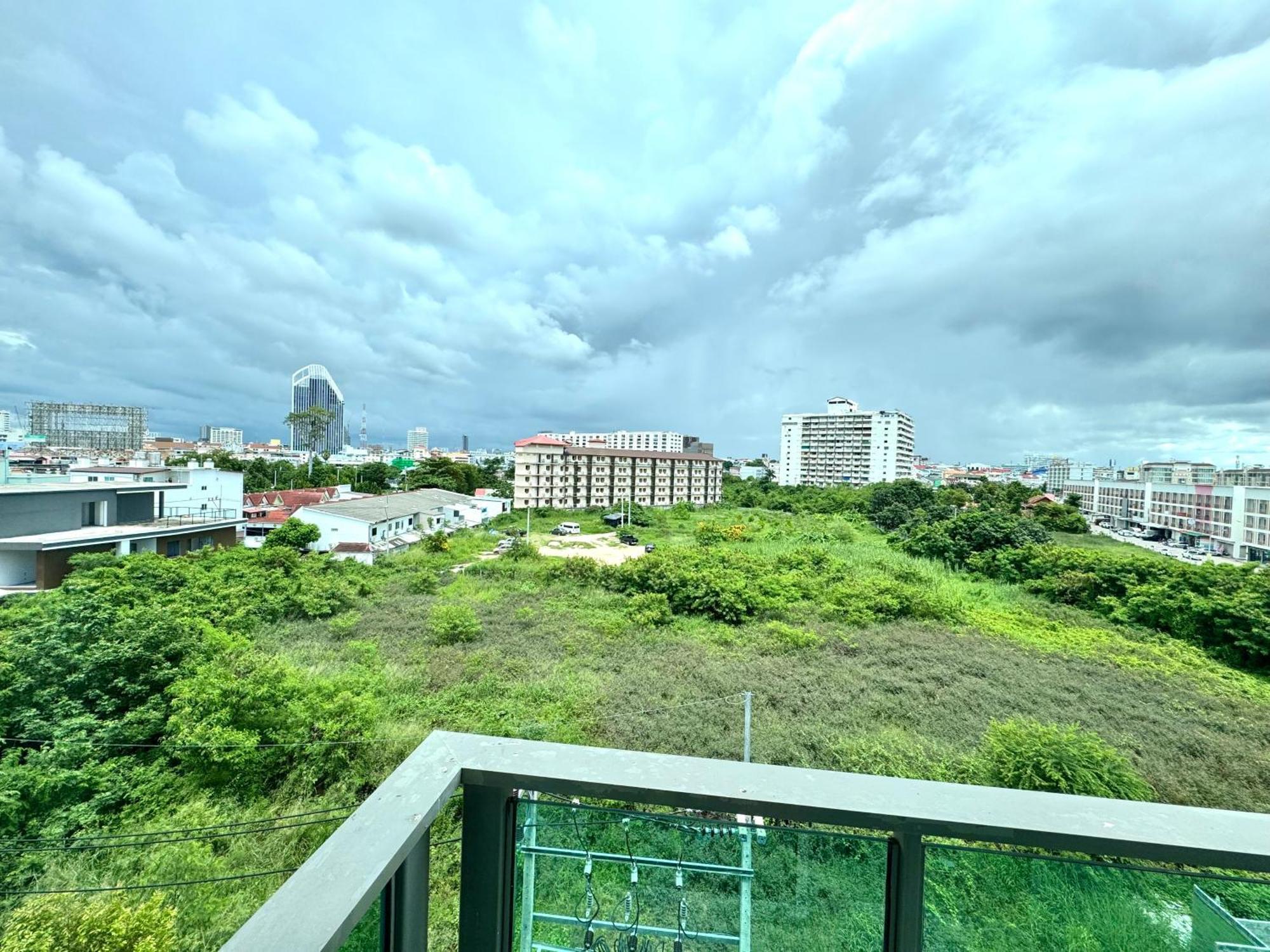 Center By K Apartment