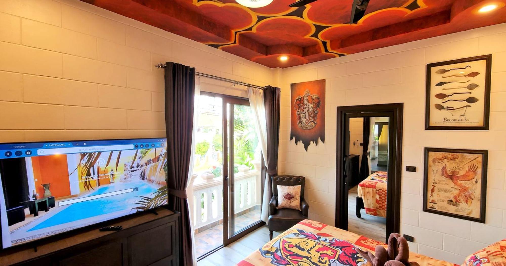 Potterland Luxury Pool Walking Street 6 Bedrooms Pattaya