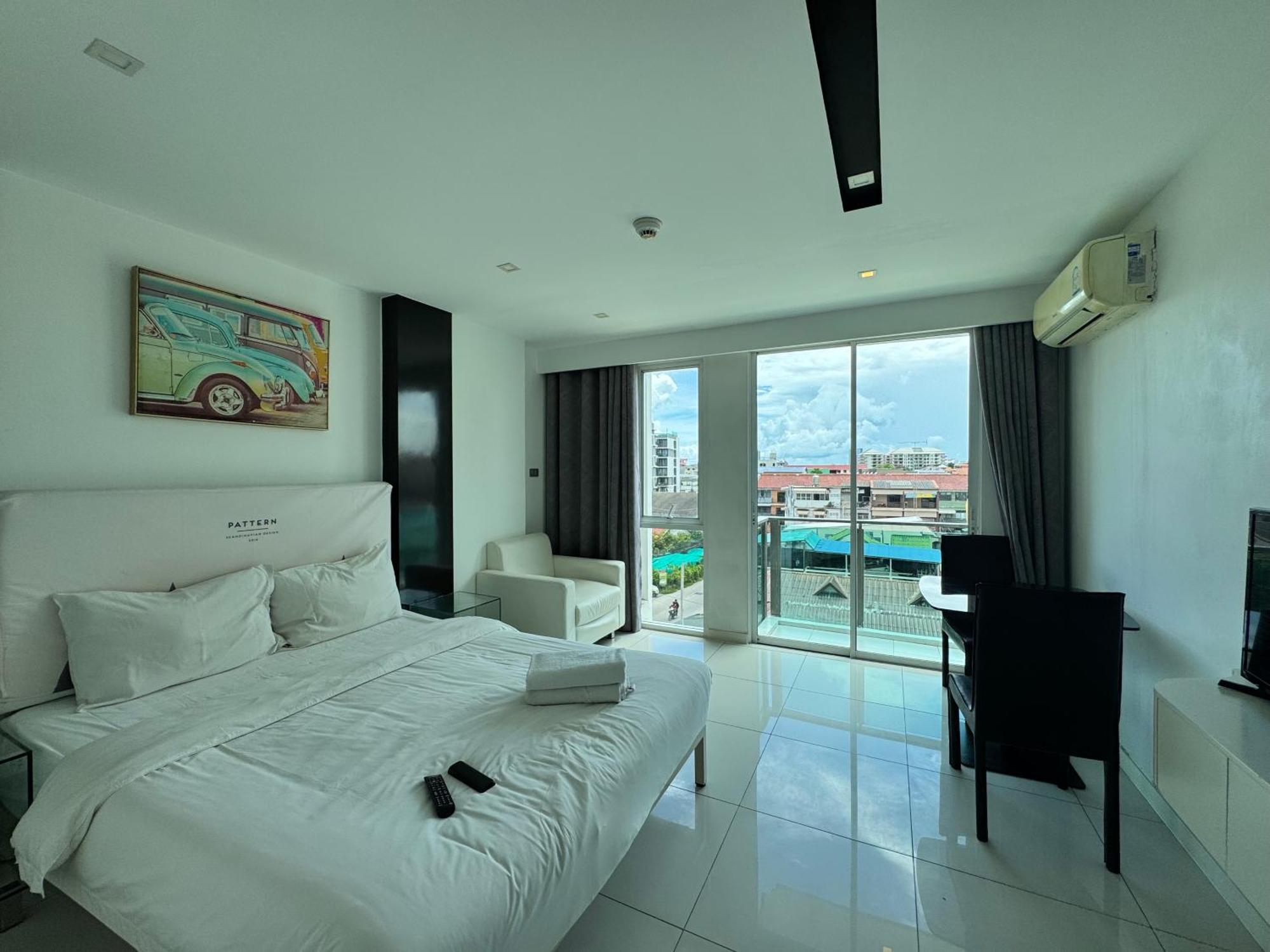 Center & Hot Hot Hot