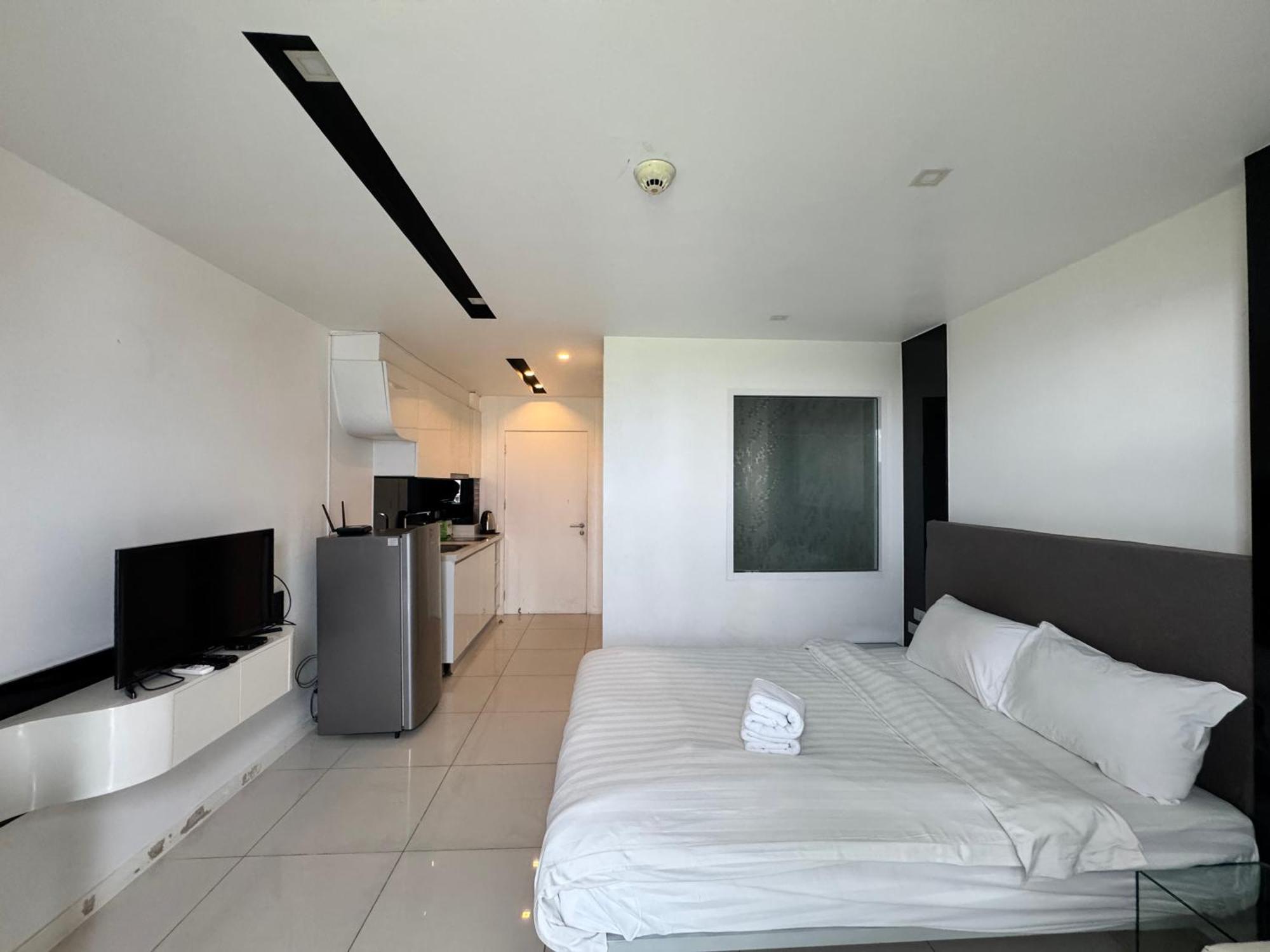 Apartment Center & Hot Hot Hot