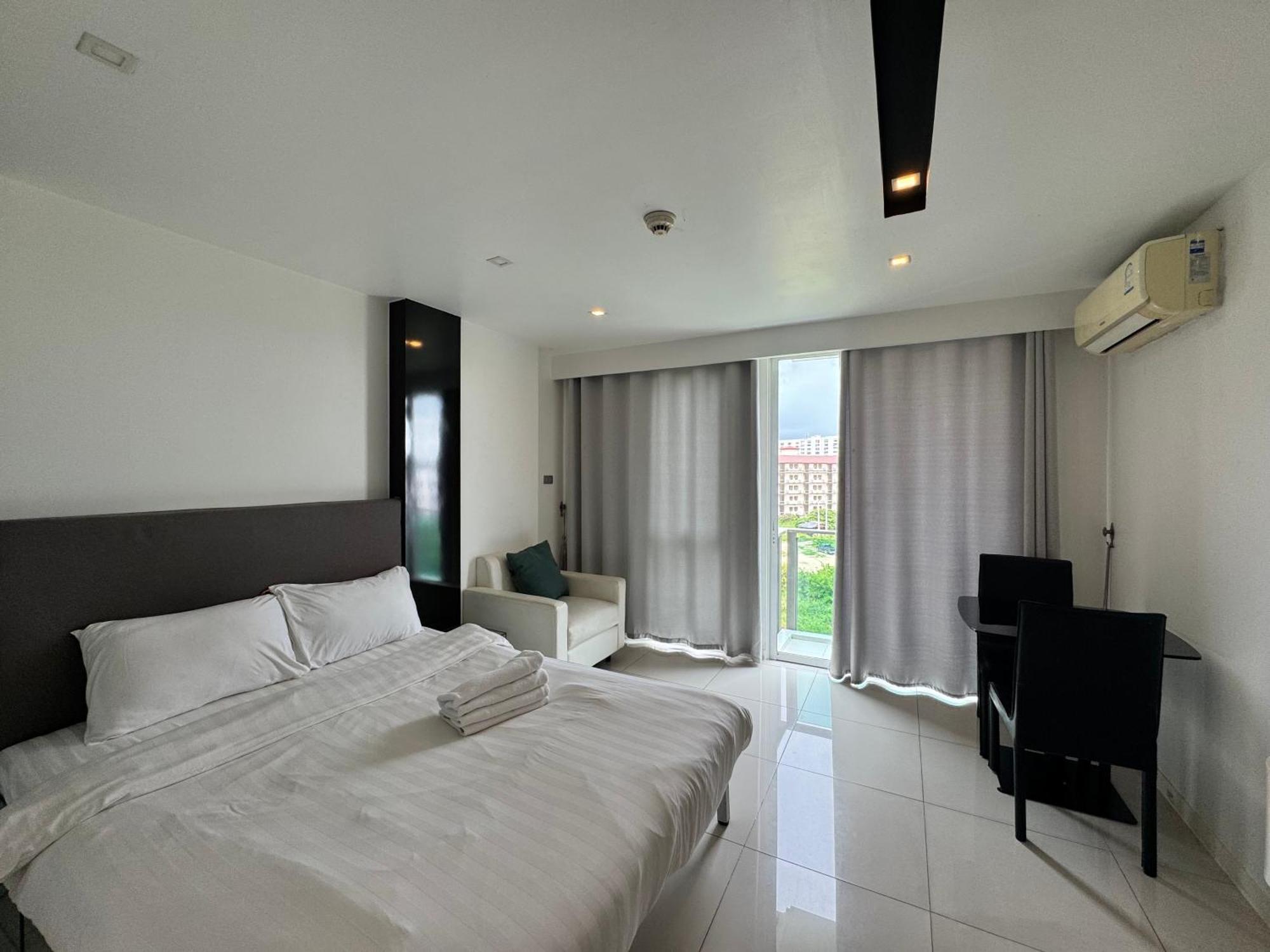 Apartment Center & Hot Hot Hot Pattaya