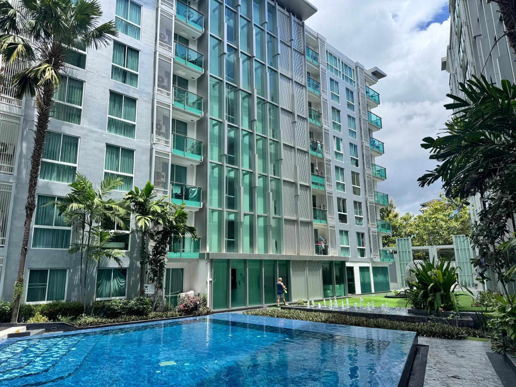 Center & Hot Hot Hot Apartment *