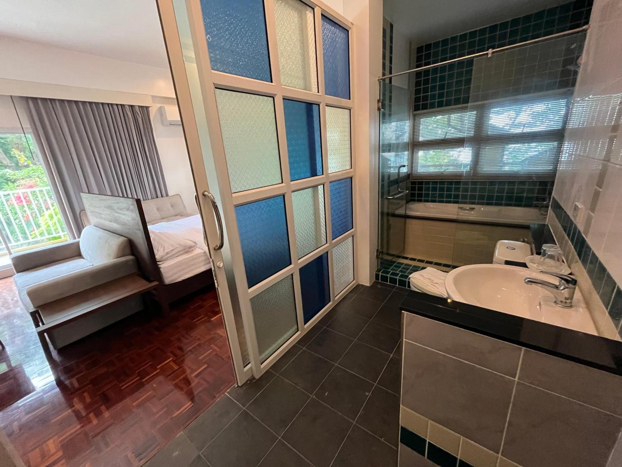 Molecular Cloud Lodge *