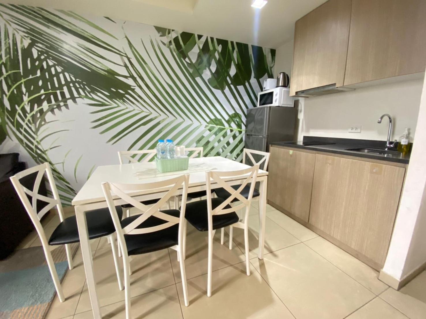 High Floor Sea View 2 Bed Room- Excellent Location *