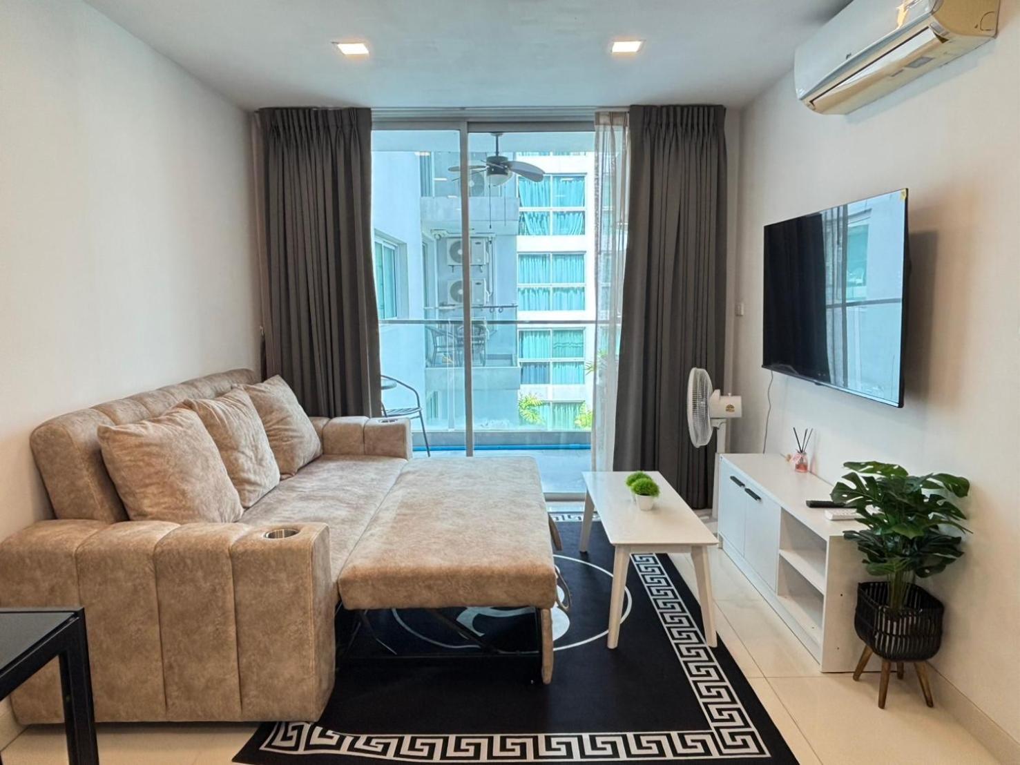 Park Royal 3, Pratamnak Soi 6,