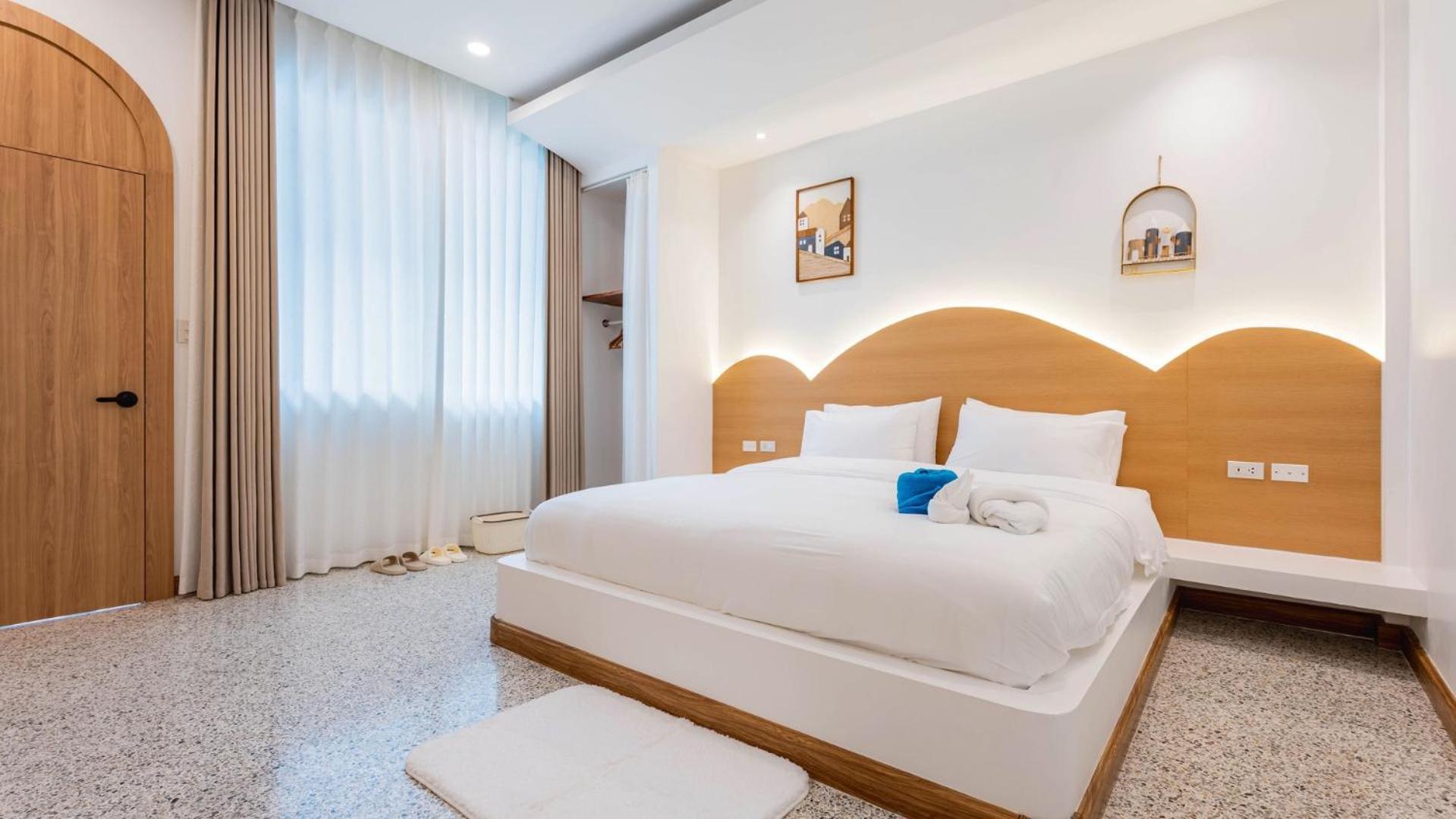 Villa Downtown Oasis 芭提雅市中心独栋泳池别墅 A 5卧6卫 Ktv Bbq 芭提雅海滩步行街500m