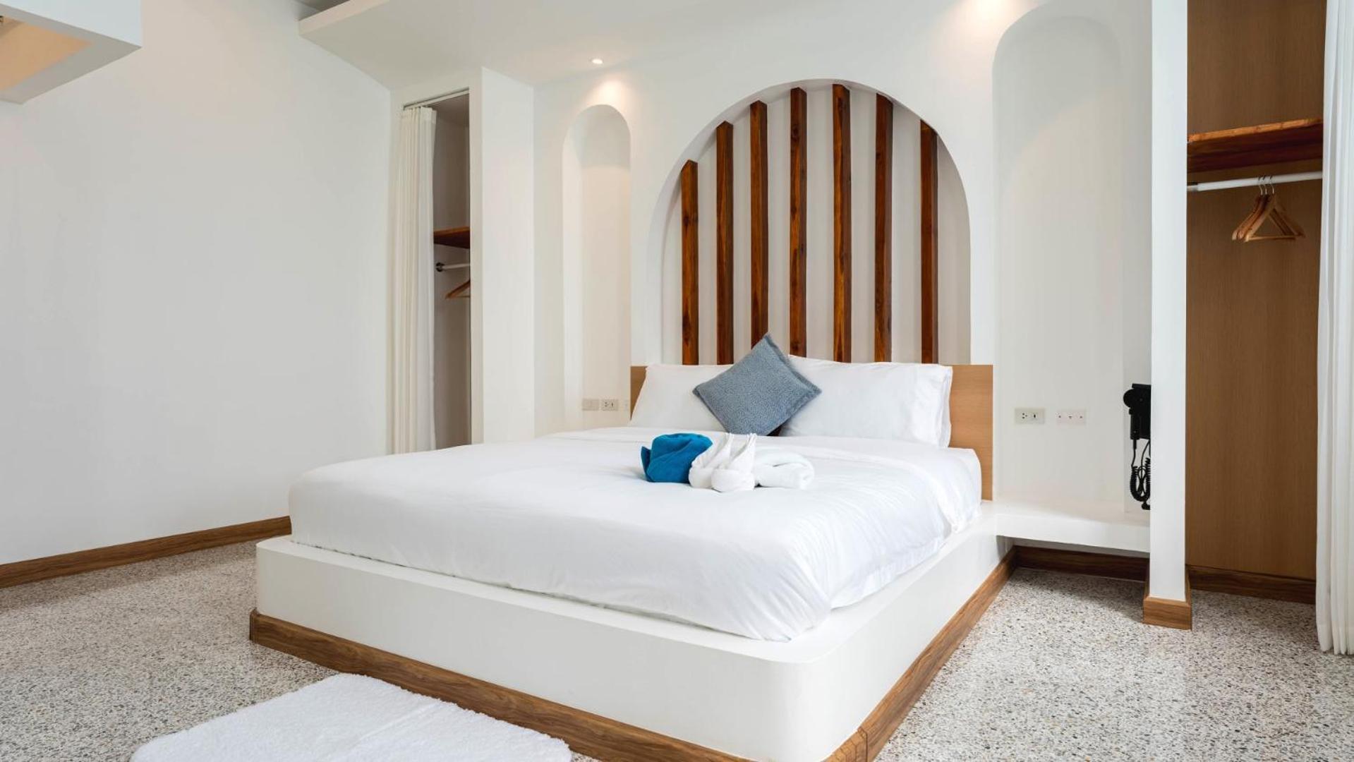 Villa Downtown Oasis 芭提雅市中心独栋泳池别墅 A 5卧6卫 Ktv Bbq 芭提雅海滩步行街500m *