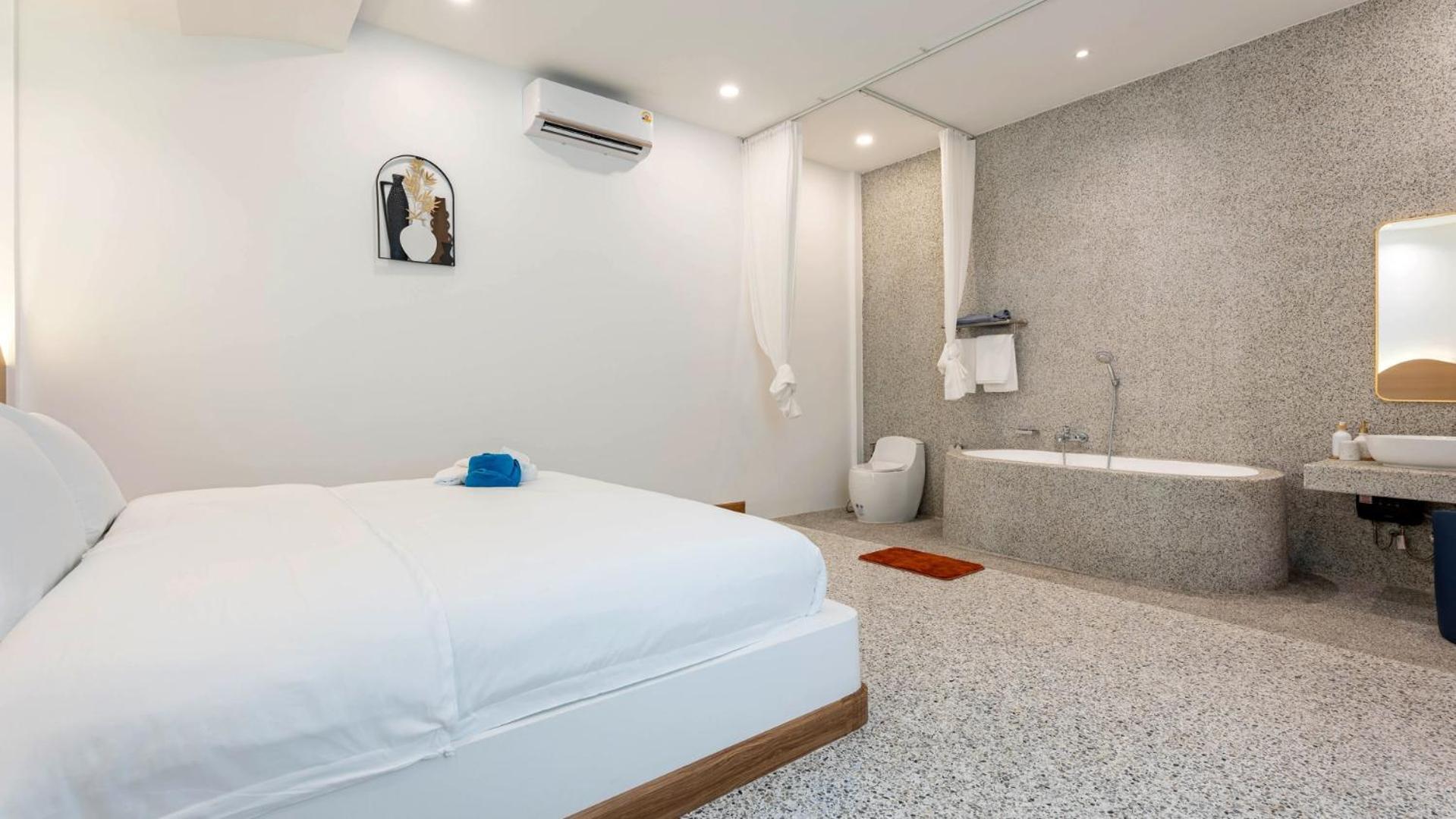 Downtown Oasis 芭提雅市中心独栋泳池别墅 A 5卧6卫 Ktv Bbq 芭提雅海滩步行街500m Pattaya