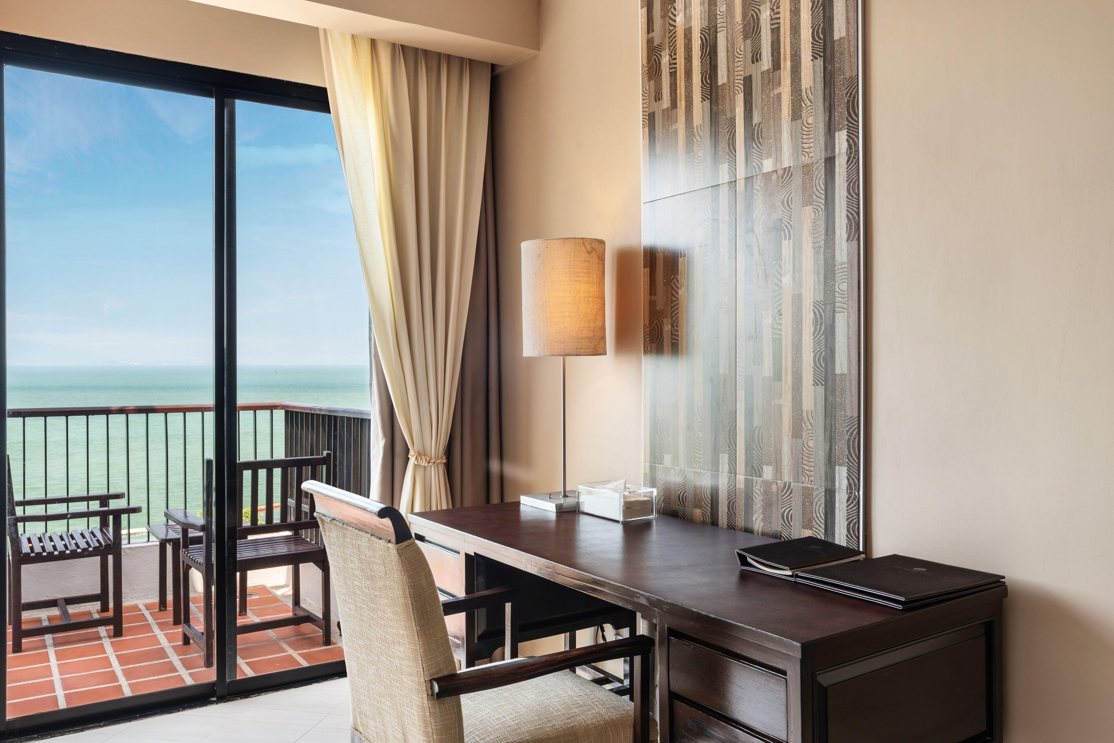 Garden Cliff And Pattaya