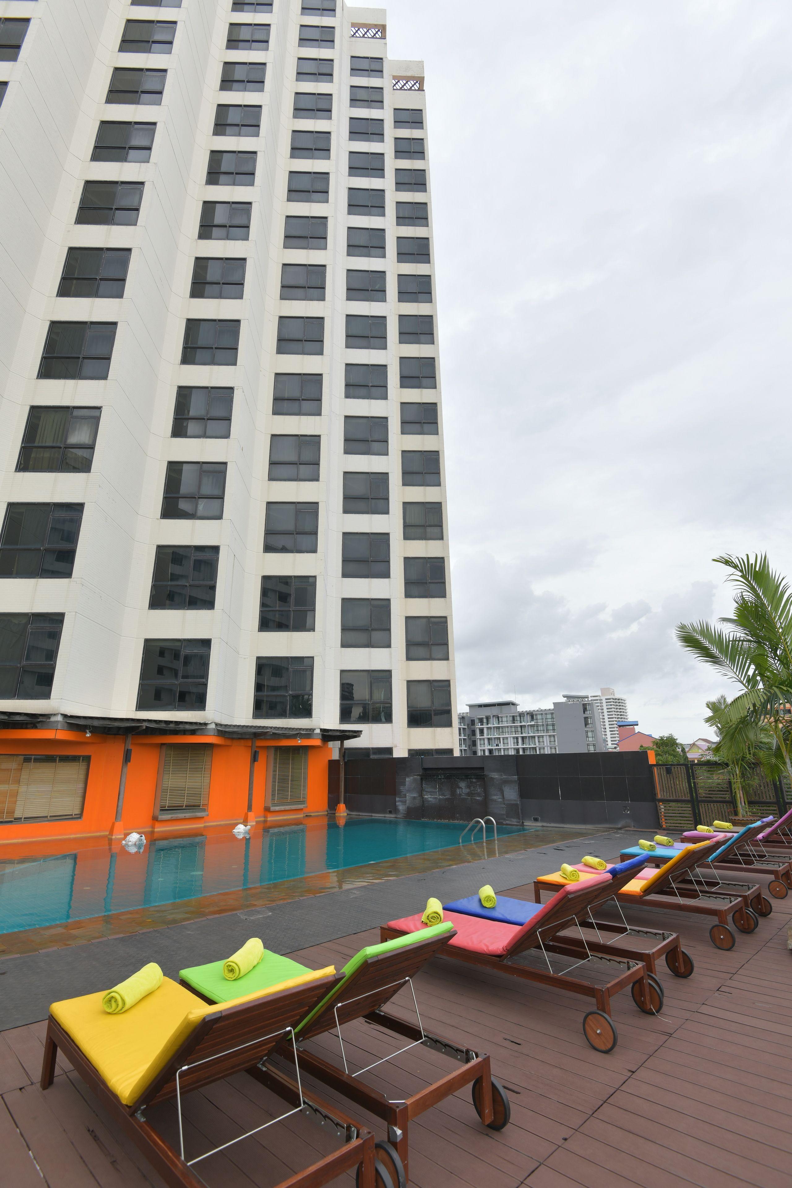 The Seasons โรงแรม 3*