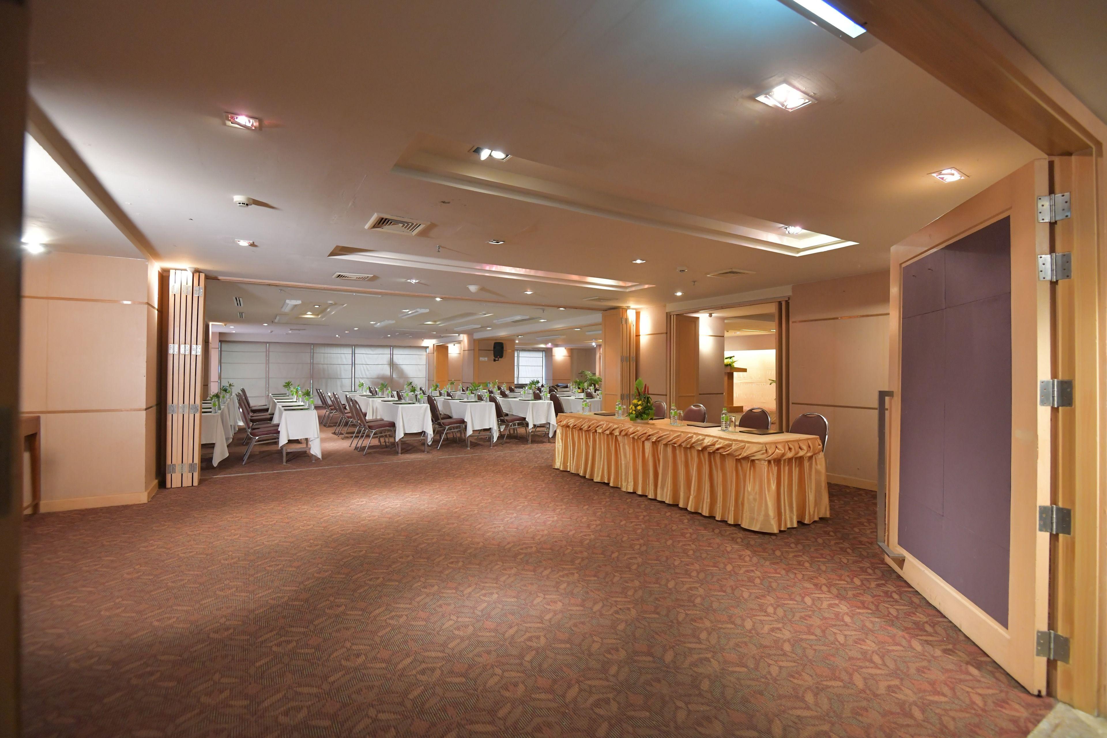 โรงแรม The Seasons Pattaya