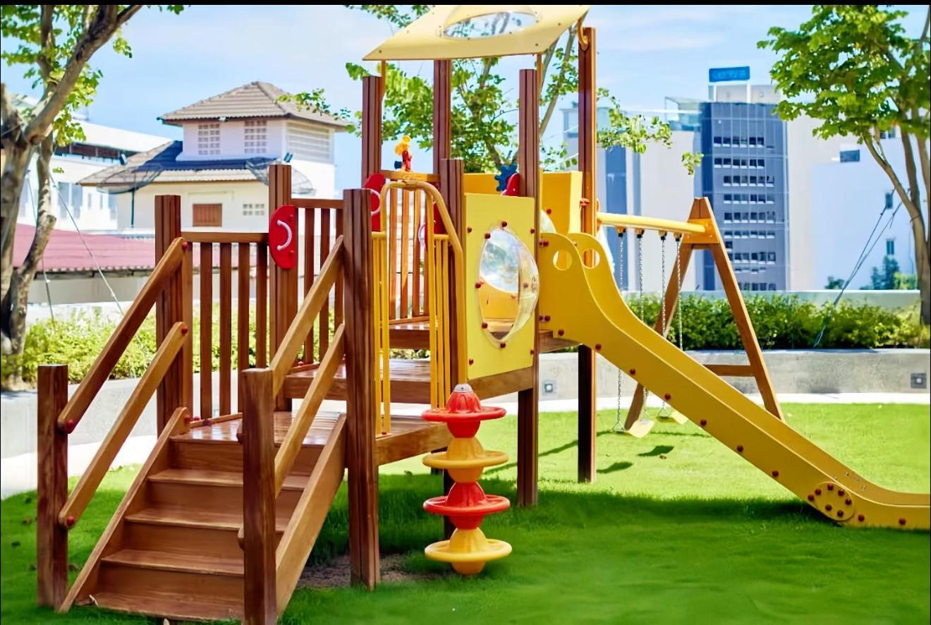 The Base Sea View Apartment *