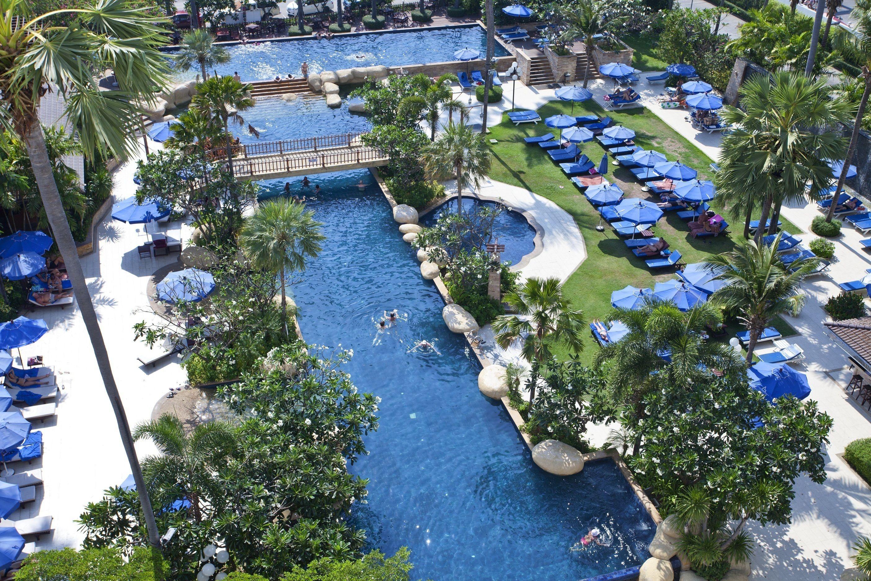 Jomtien Palm Beach Hotel & Resort - Family-Friendly 4* Pattaya