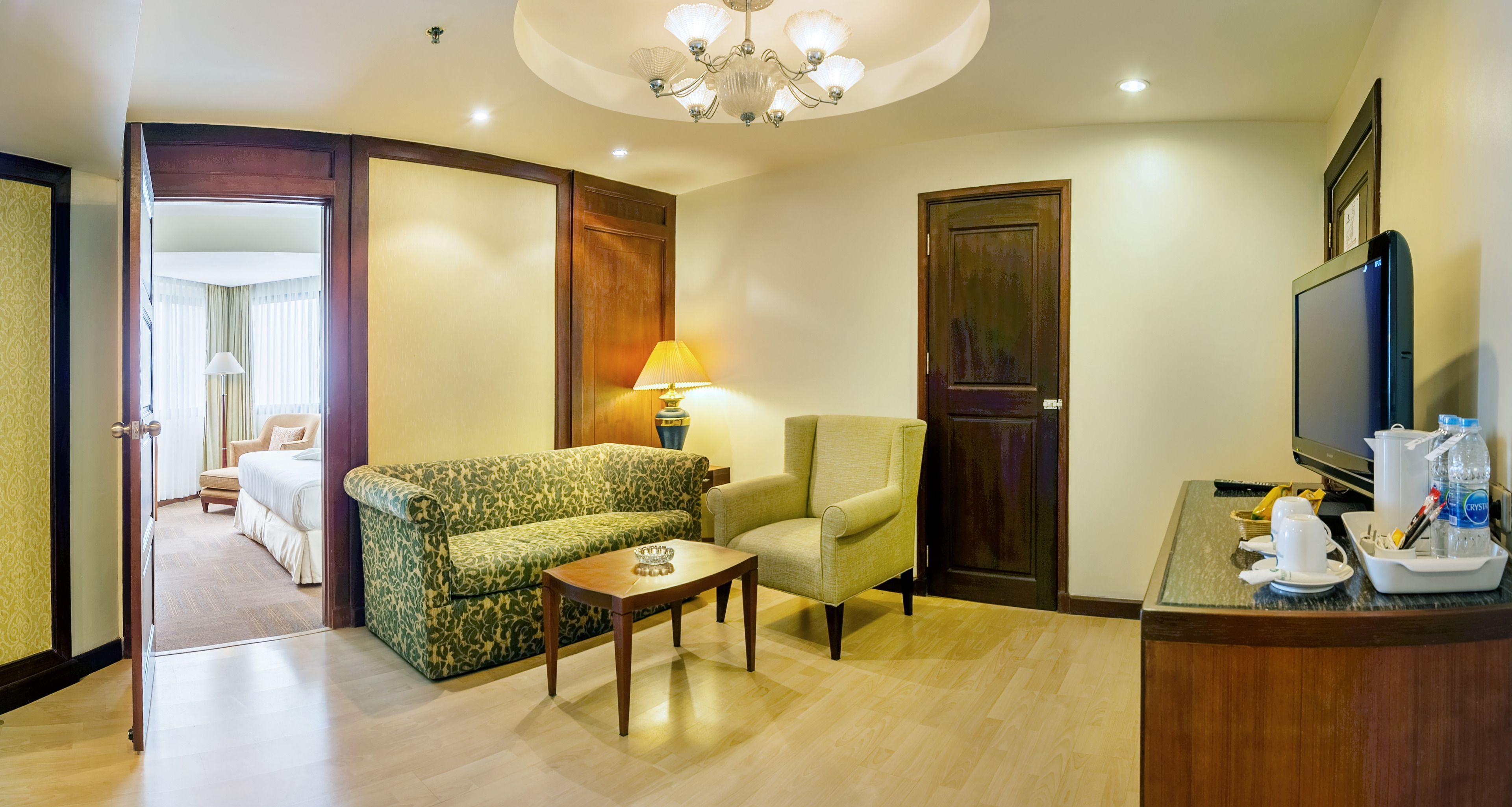 Jomtien Palm Beach Hotel & Resort - Family-Friendly 4* Pattaya