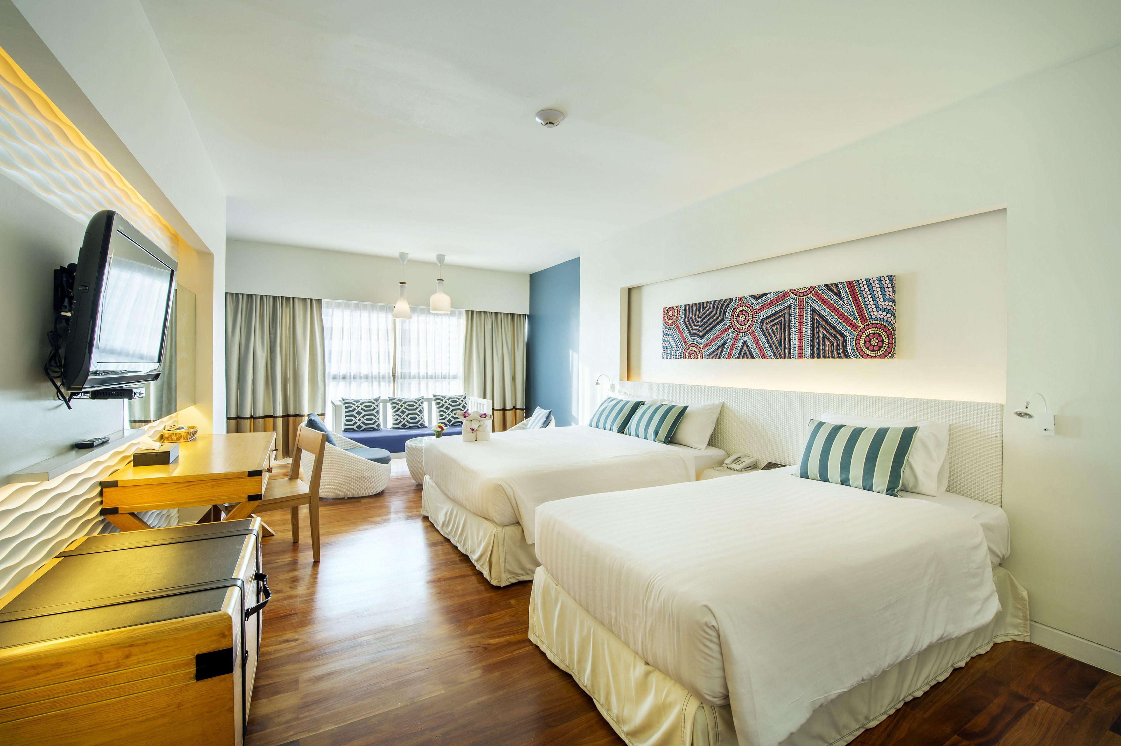 Jomtien Palm Beach Hotel & Resort - Family-Friendly Pattaya