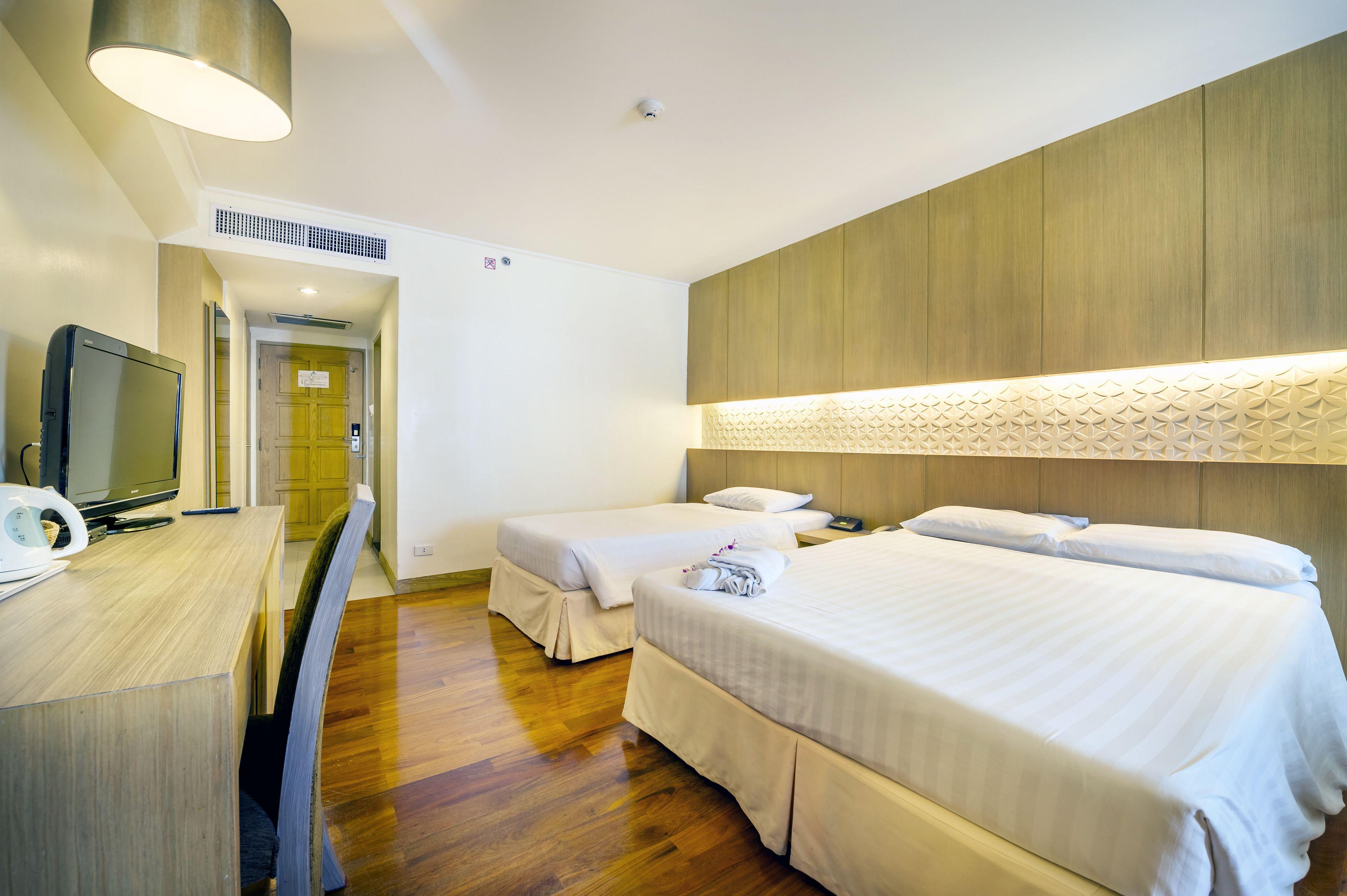 Hotel Jomtien Palm Beach Hotel & Resort - Family-Friendly Pattaya