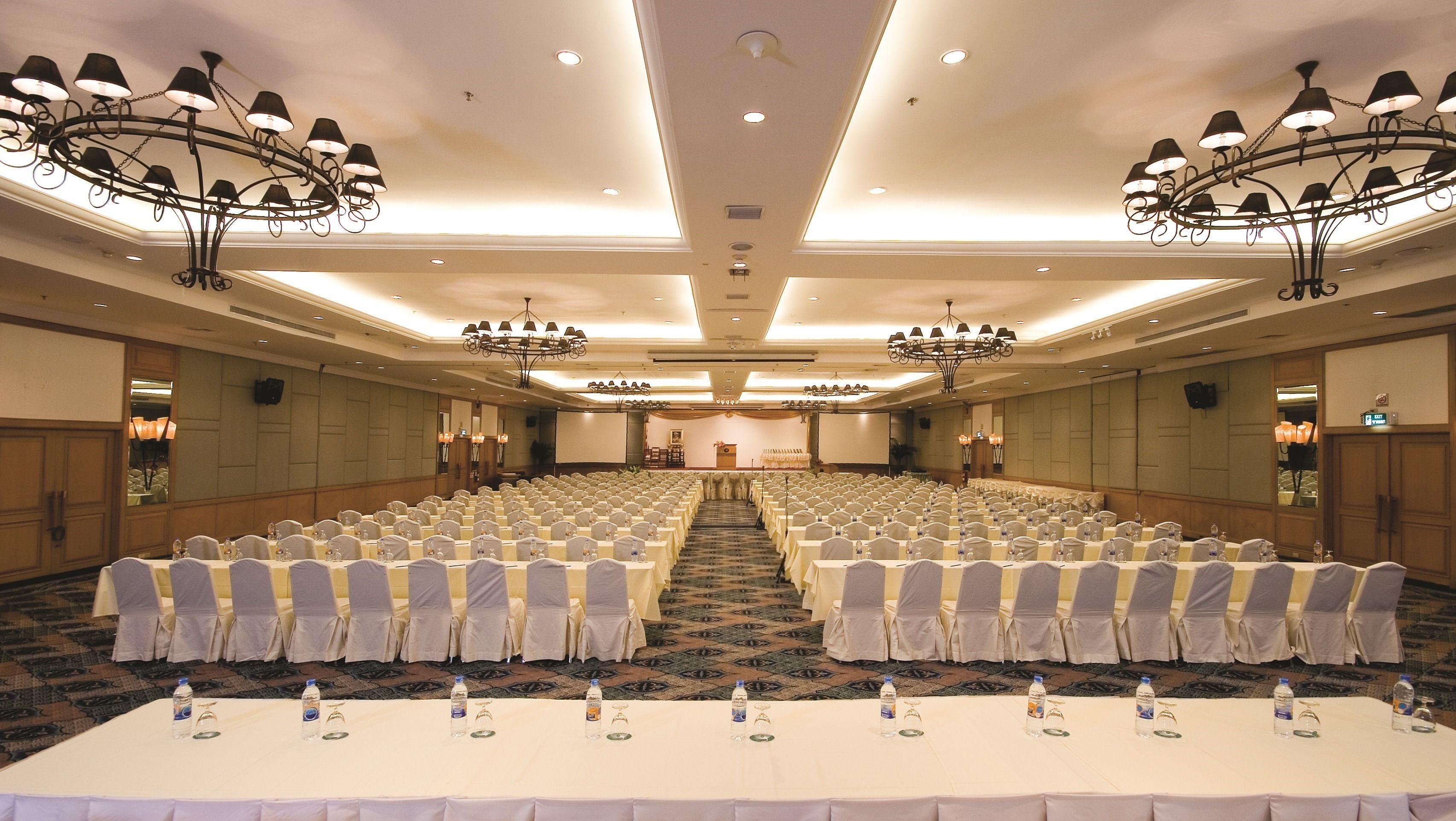 Jomtien Palm Beach Hotel & Resort - Family-Friendly