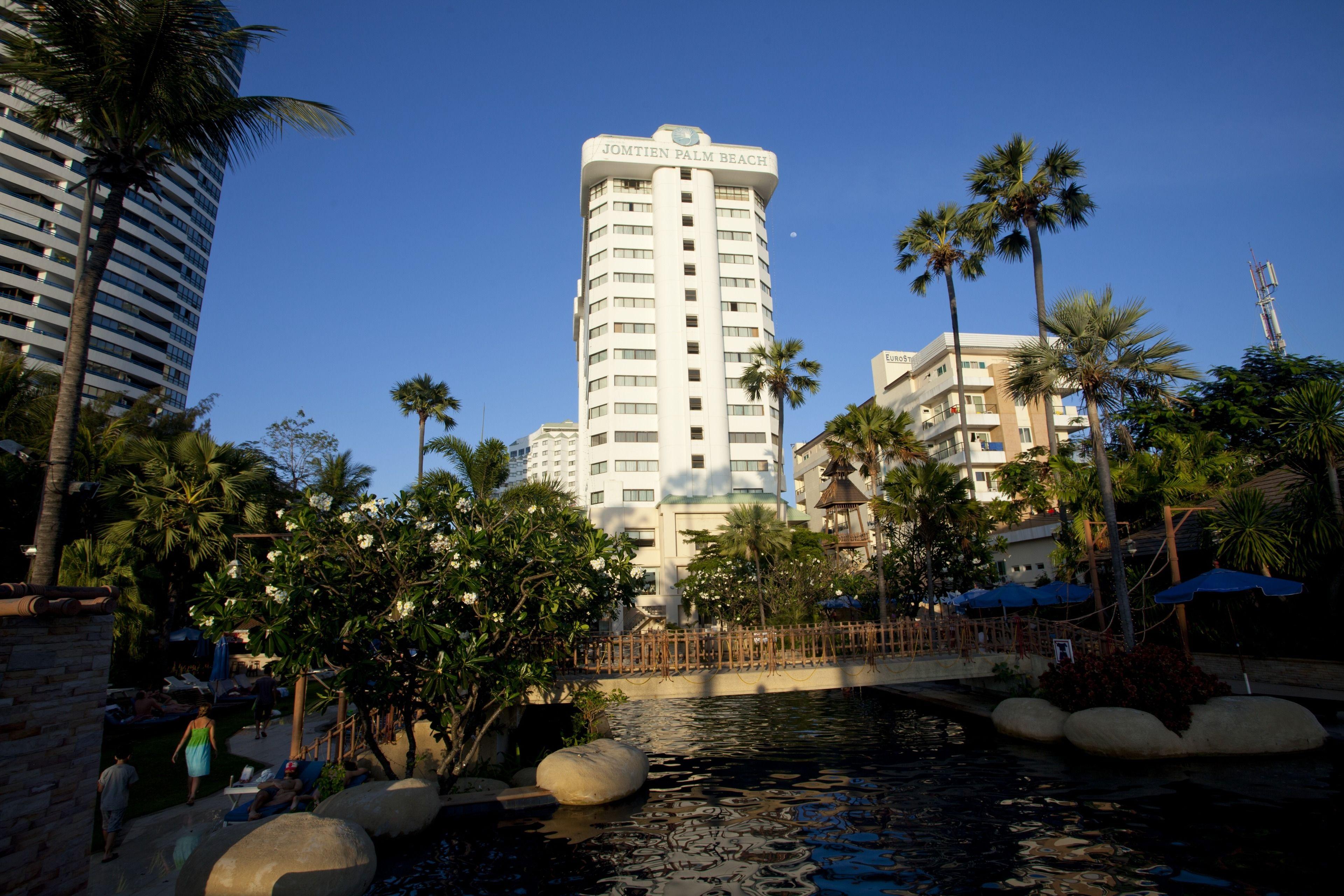 Jomtien Palm & - Family-friendly โรงแรม