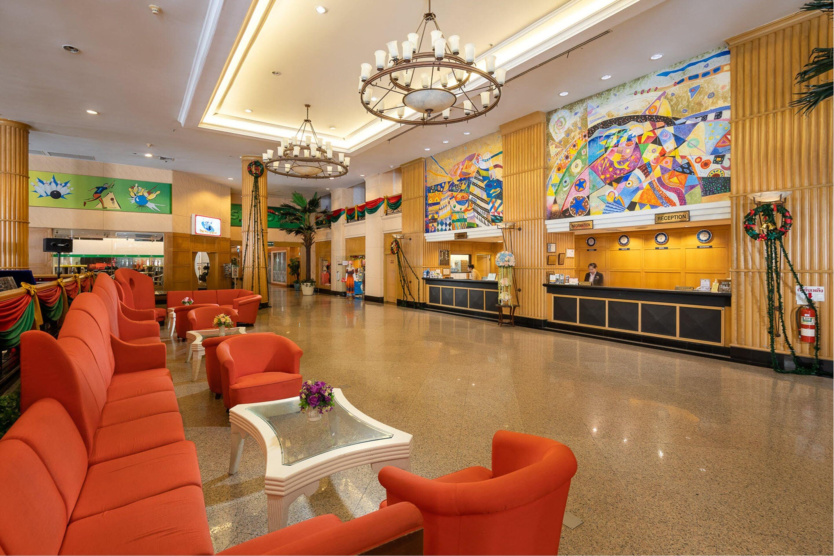 Hotel Jomtien Palm Beach Hotel & Resort - Family-Friendly 4*