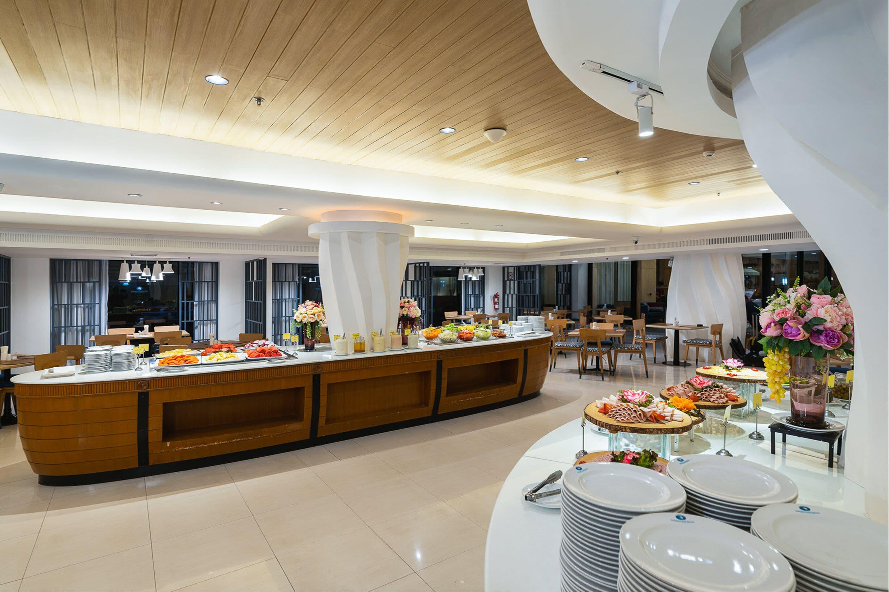 Jomtien Palm Beach Hotel & Resort - Family-Friendly Hotel 4*