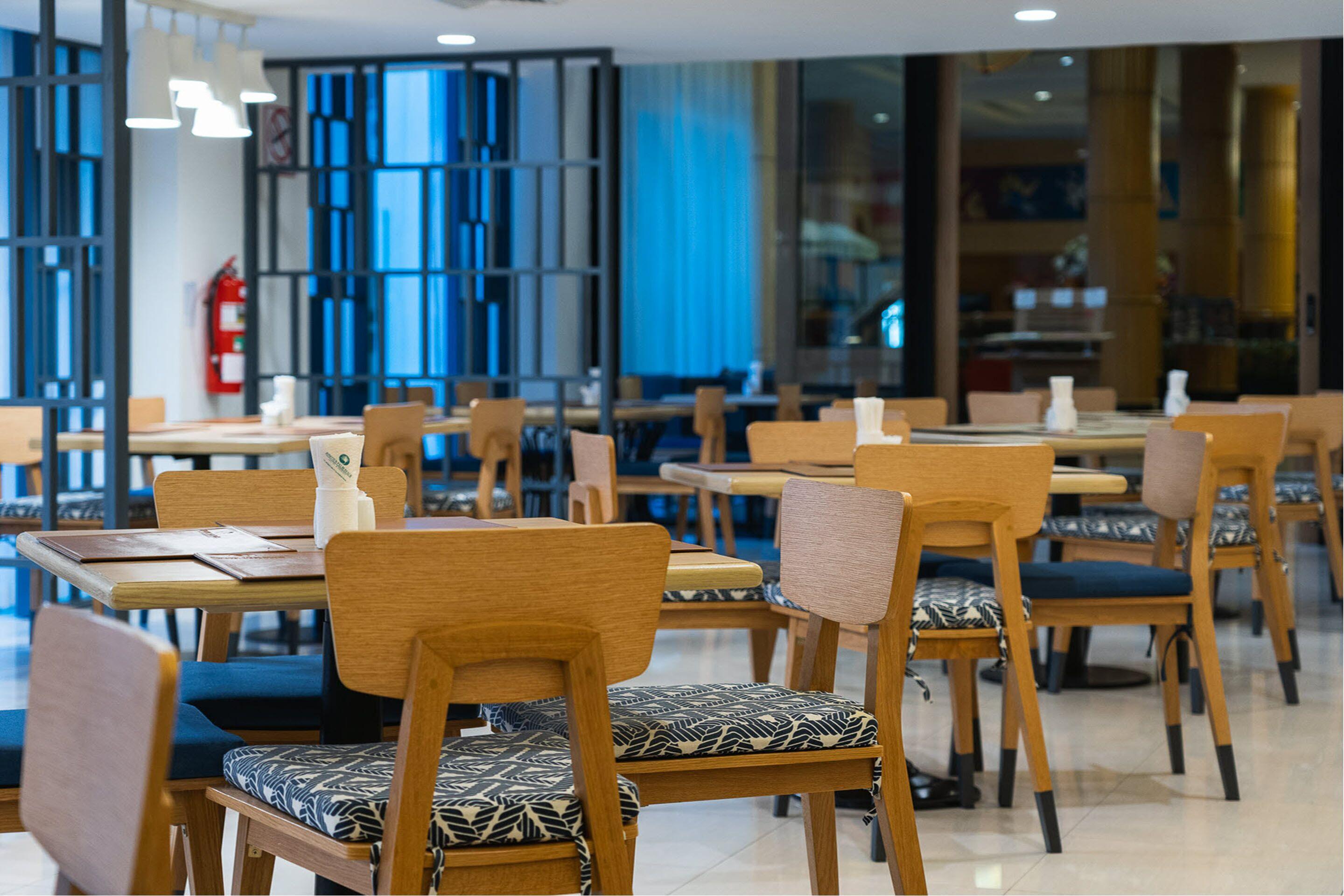 Jomtien Palm Beach Hotel & Resort - Family-Friendly Hotel 4*